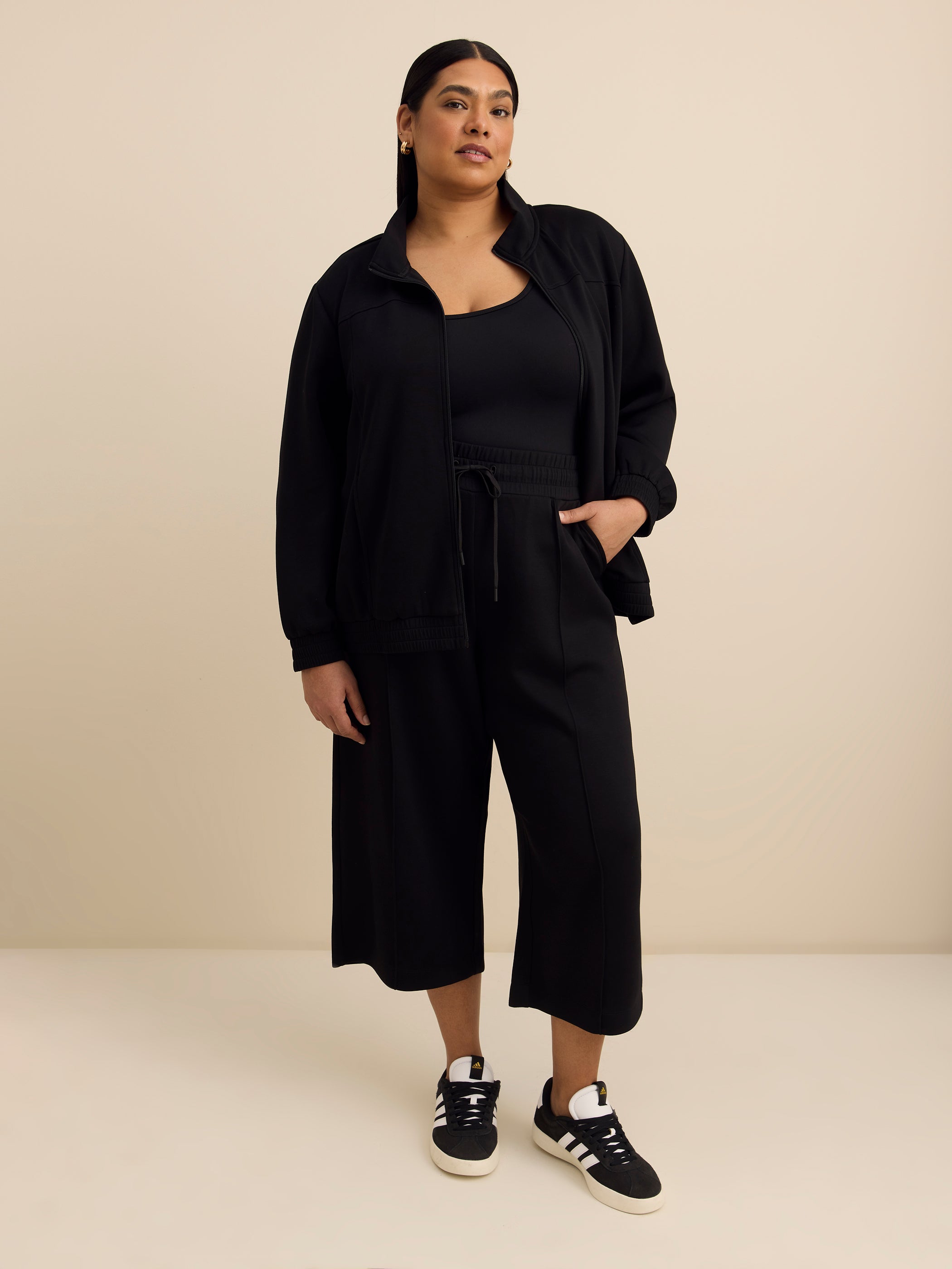 Active Zone Wide-Leg Cropped Pant Plus Size Women's Pants