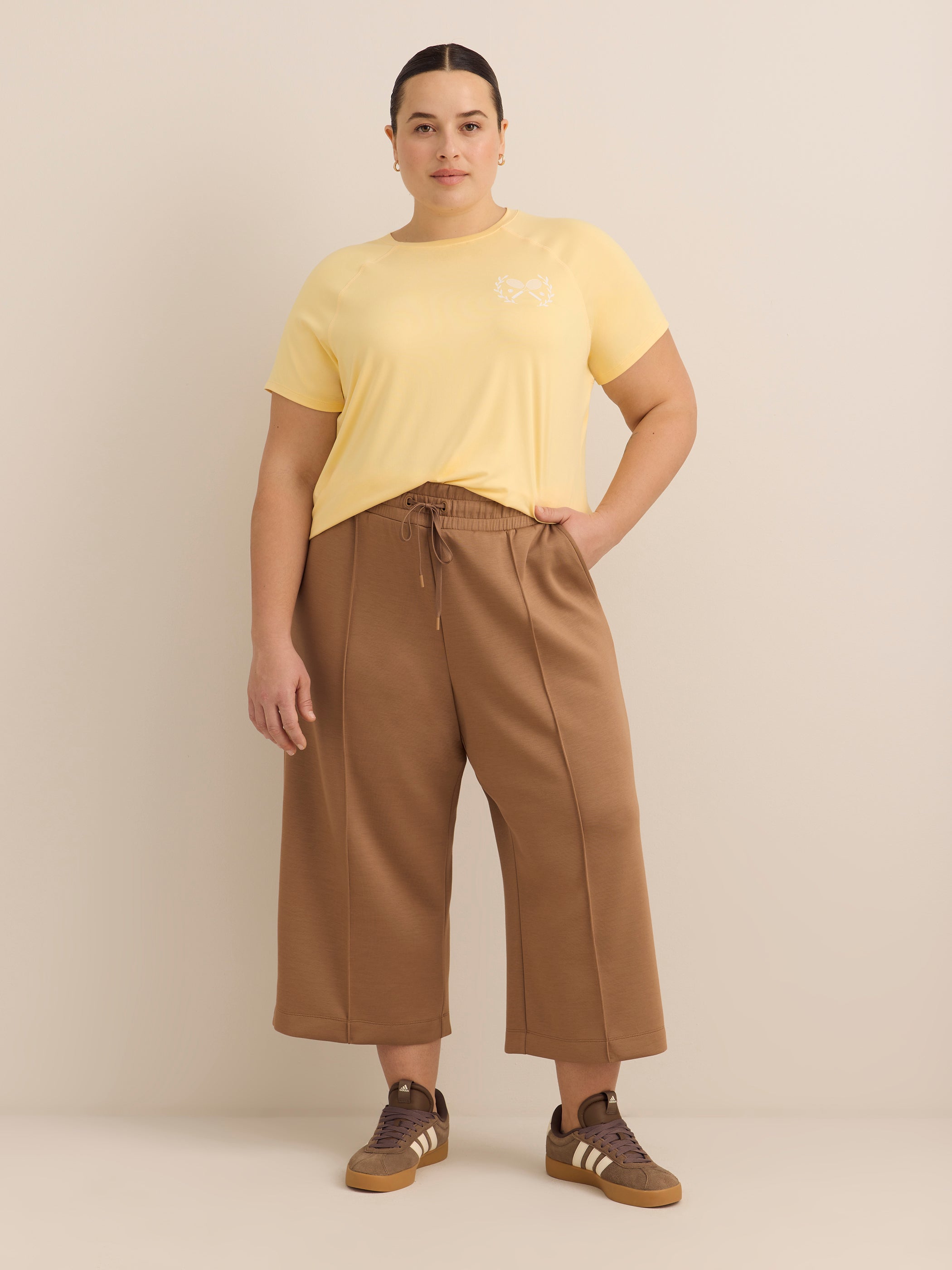 Active Zone Wide-Leg Cropped Pant Plus Size Women's Pants