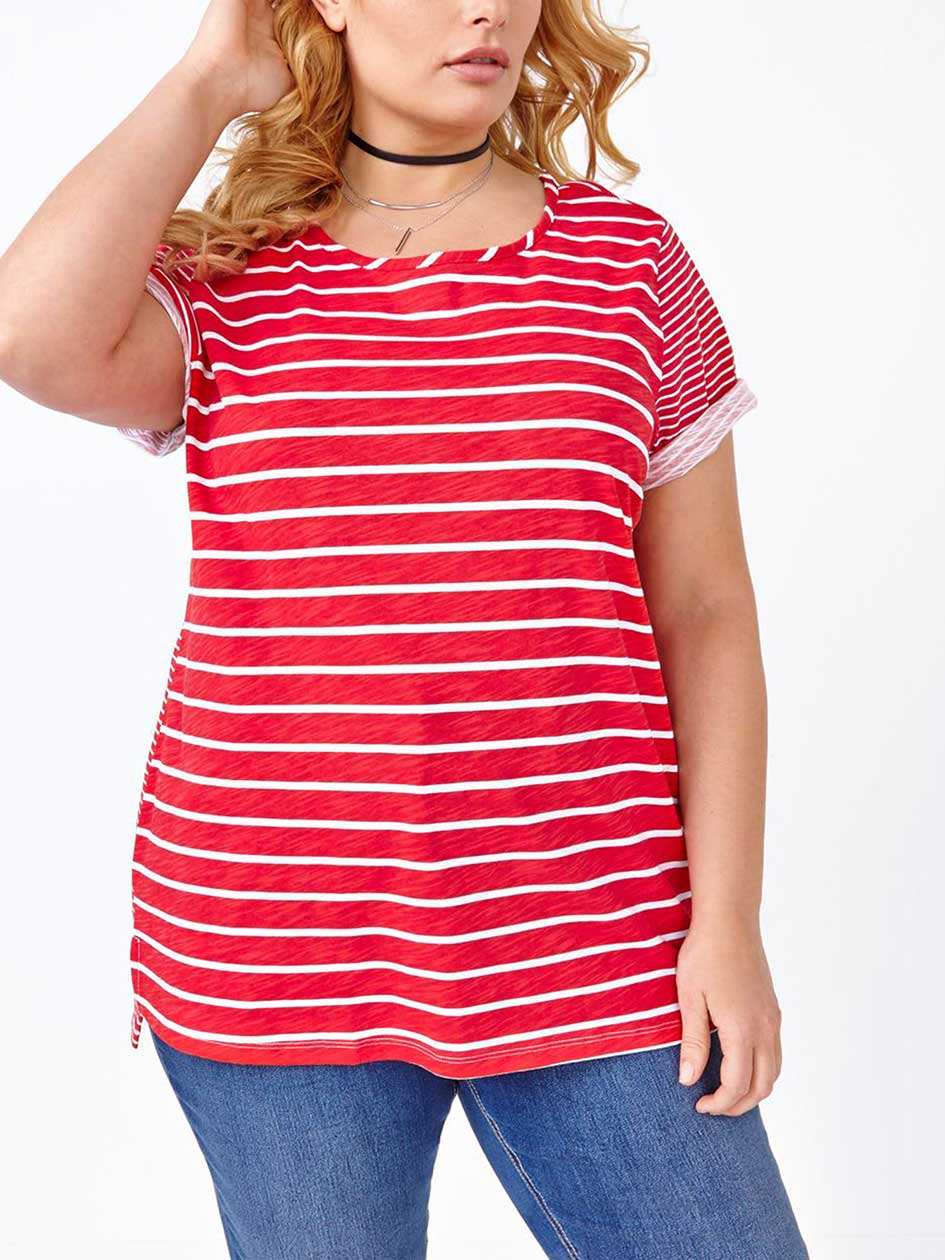 Shaped Fit Printed Cotton T-Shirt Shaped Fit Printed Cotton T-Shirt