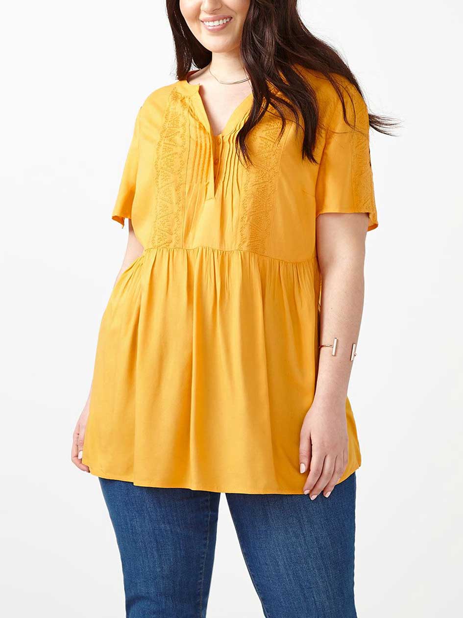 d/c JEANS Short Sleeve Embroidered Blouse d/c JEANS Short Sleeve Embroidered Blouse