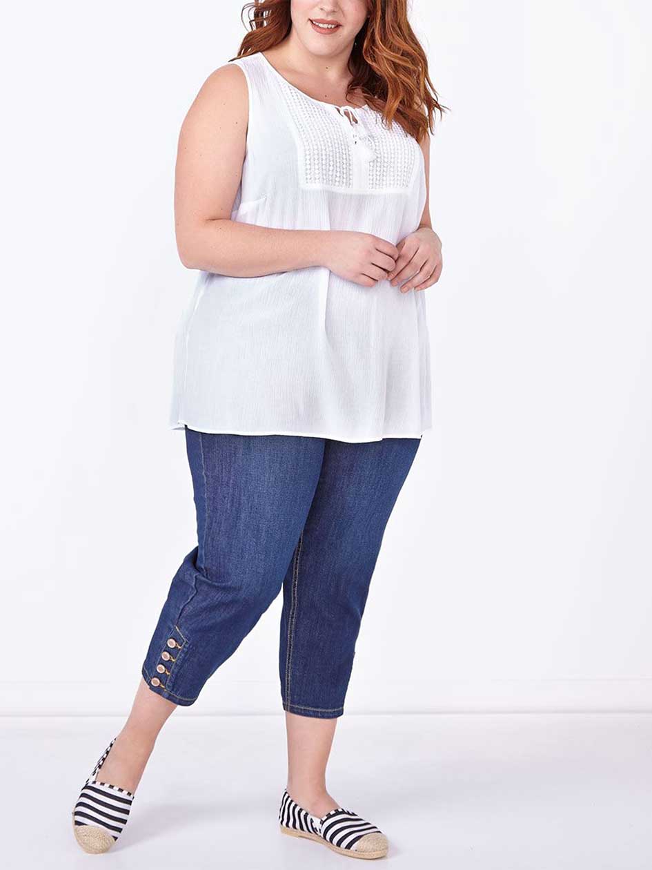 d/c JEANS Curvy Fit Straight Leg Denim Capri d/c JEANS Curvy Fit Straight Leg Denim Capri