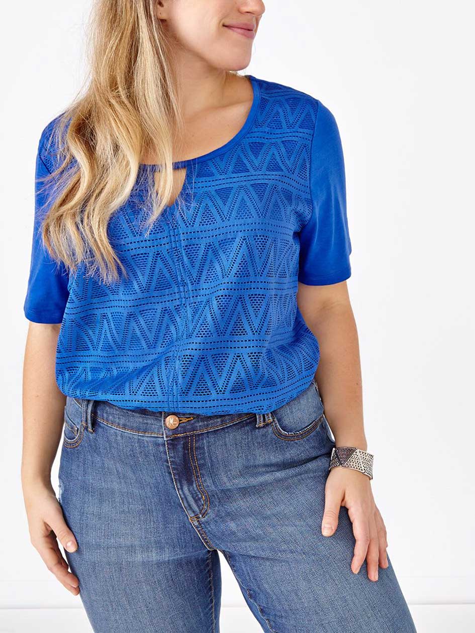 Shaped Fit Lace Front T-Shirt Shaped Fit Lace Front T-Shirt