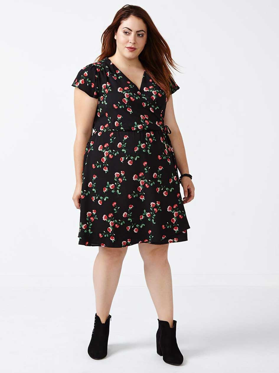 ONLINE ONLY - Short Sleeve Printed Wrap Dress ONLINE ONLY - Short Sleeve Printed Wrap Dress