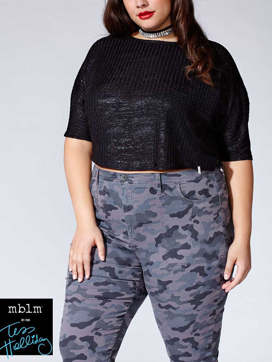 Tess Holliday - Elbow Sleeve Foil Print Crop Top Tess Holliday - Elbow Sleeve Foil Print Crop Top