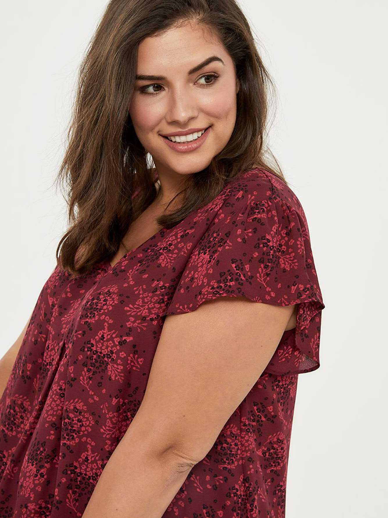 printed blouse with ruffle sleeves - in every story