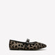 Ballerine en maille à  motif léopard avec sangle, pied très large