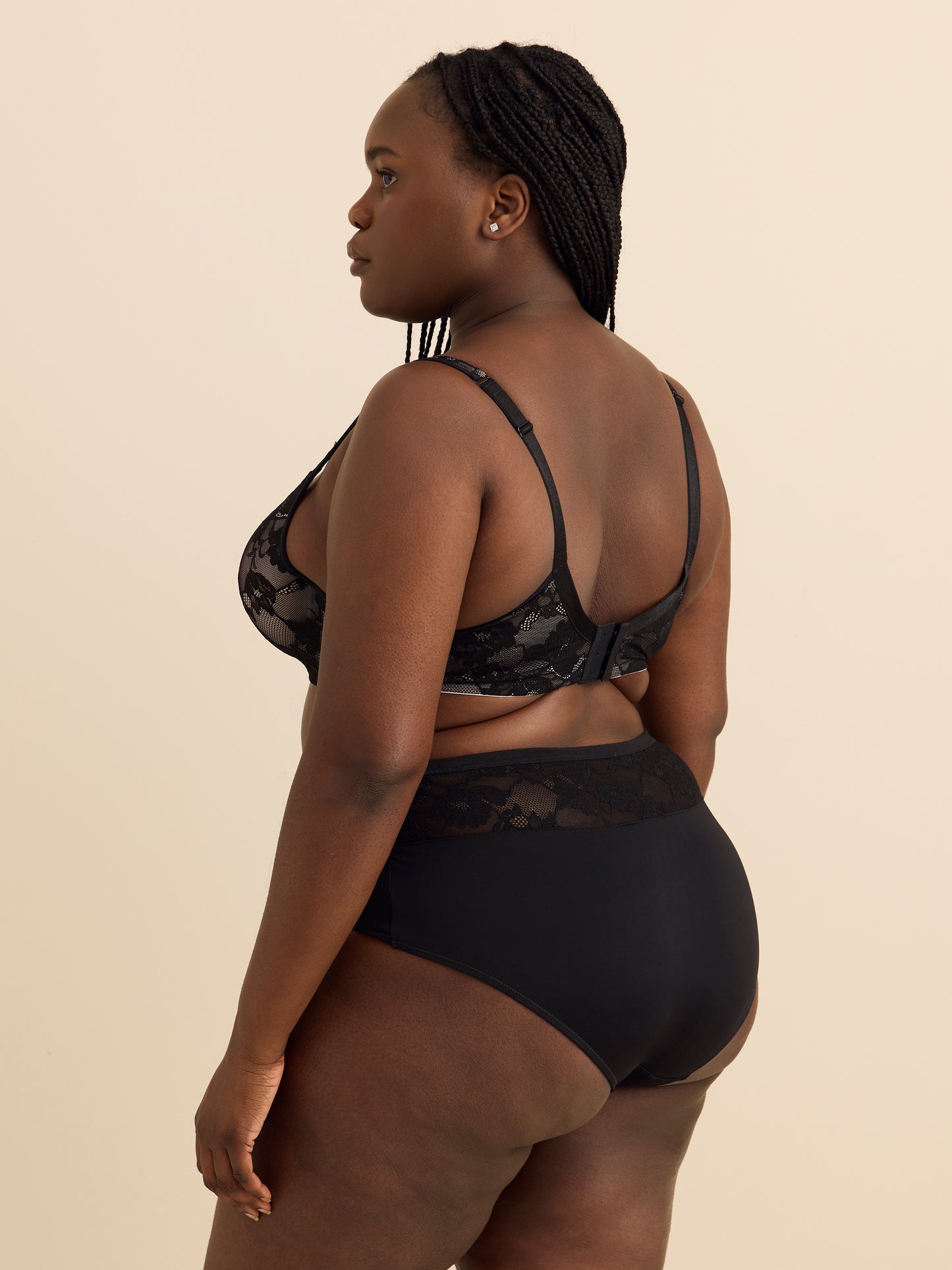 Padded T-Shirt Bra with Lace - Déesse Collection