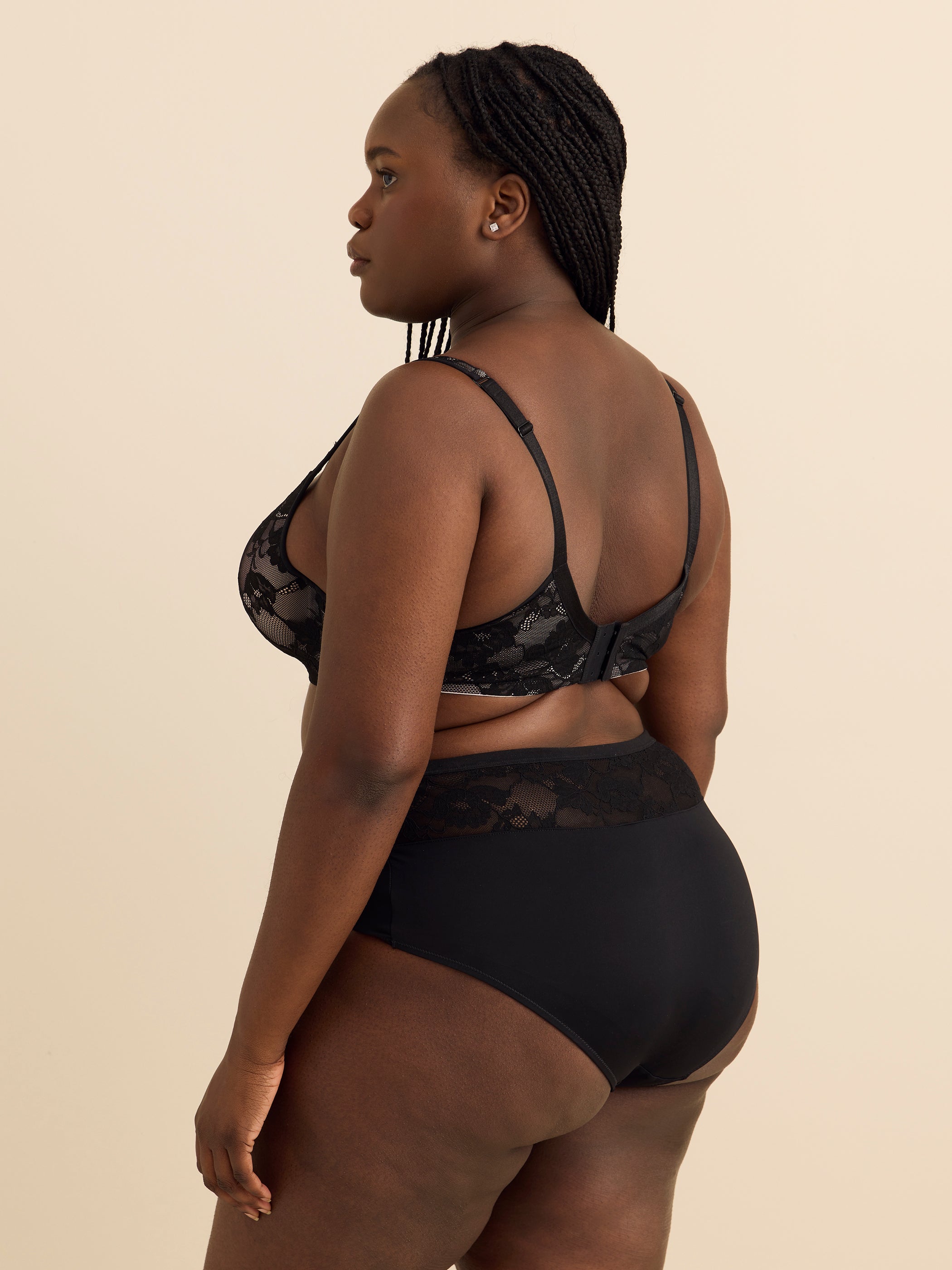 Soutien-gorge t-shirt rembourré avec dentelle - Déesse Collection