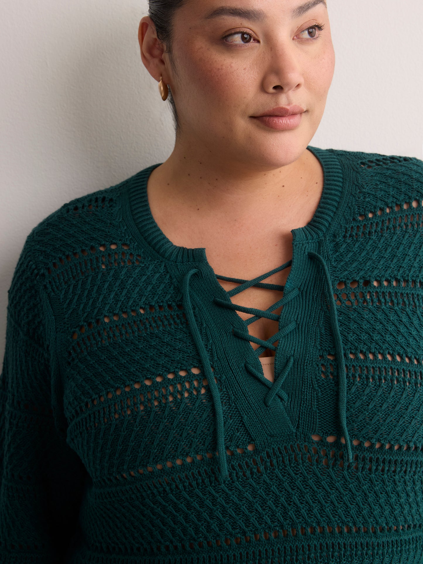 Straight Lace-Up Crew Neck Combed Knit Sweater