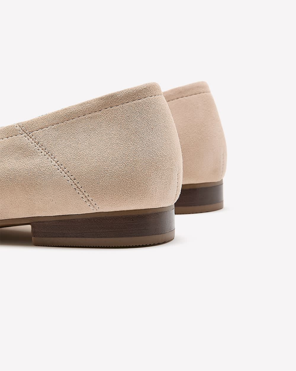 Extra Wide Width, Leather Loafer with Gold Ornament