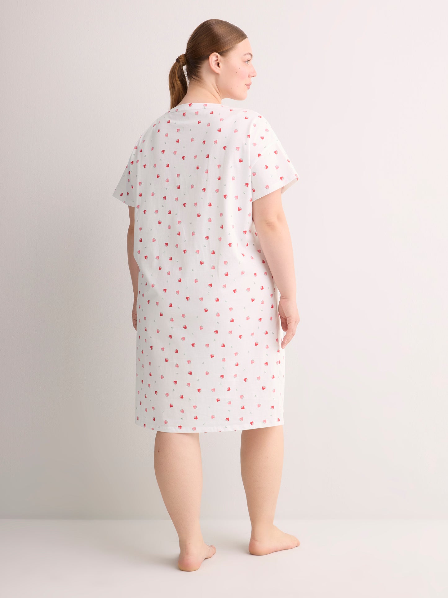 White Strawberry-Print Short-Sleeve Sleepshirt - ti Voglio