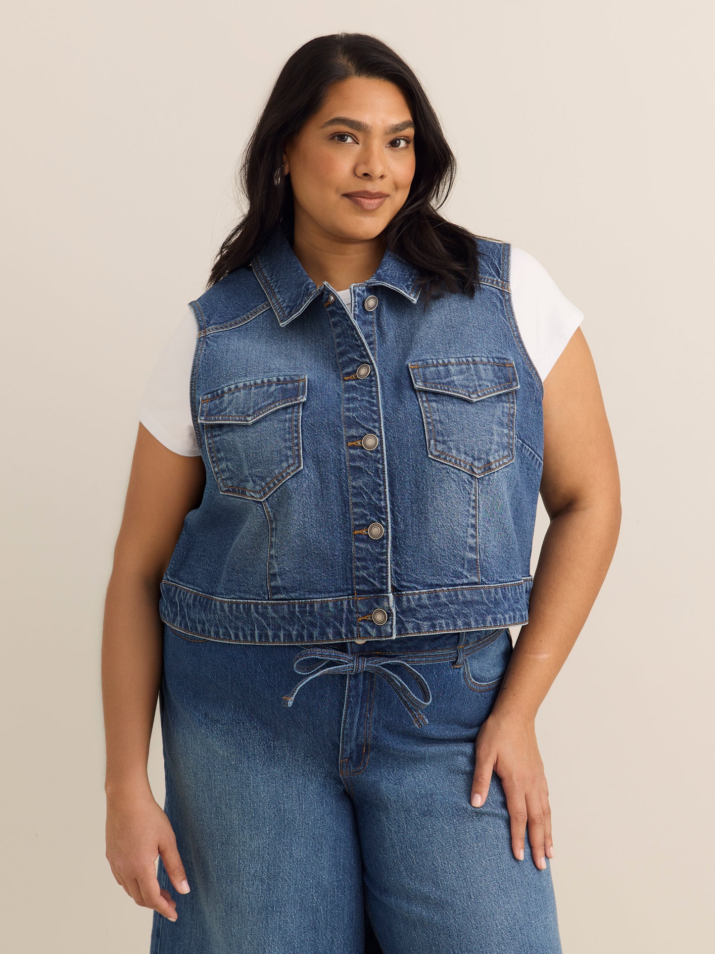Buttoned-Down Cropped Denim Vest - d/C JEANS