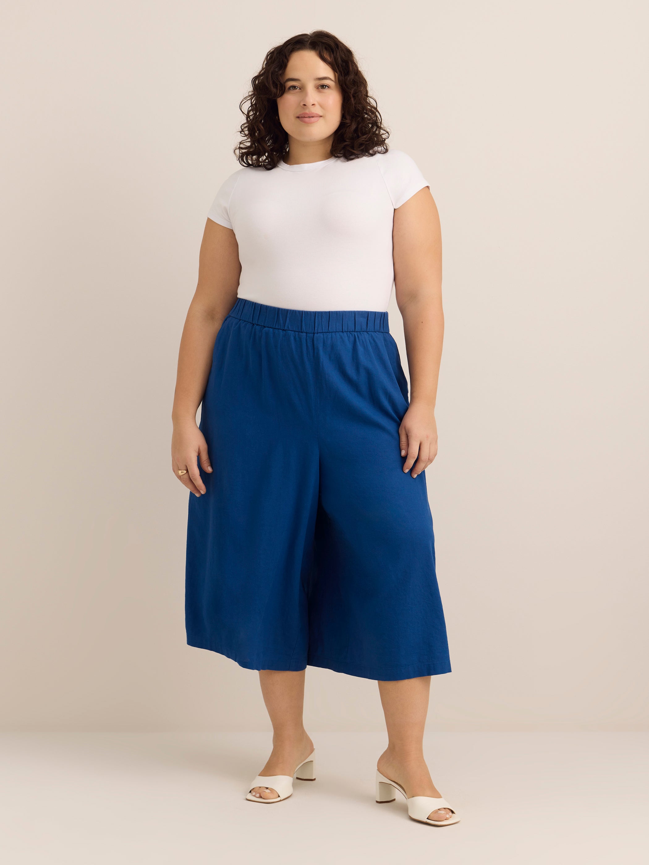 Linen Blend Cropped Wide-Leg Pant
