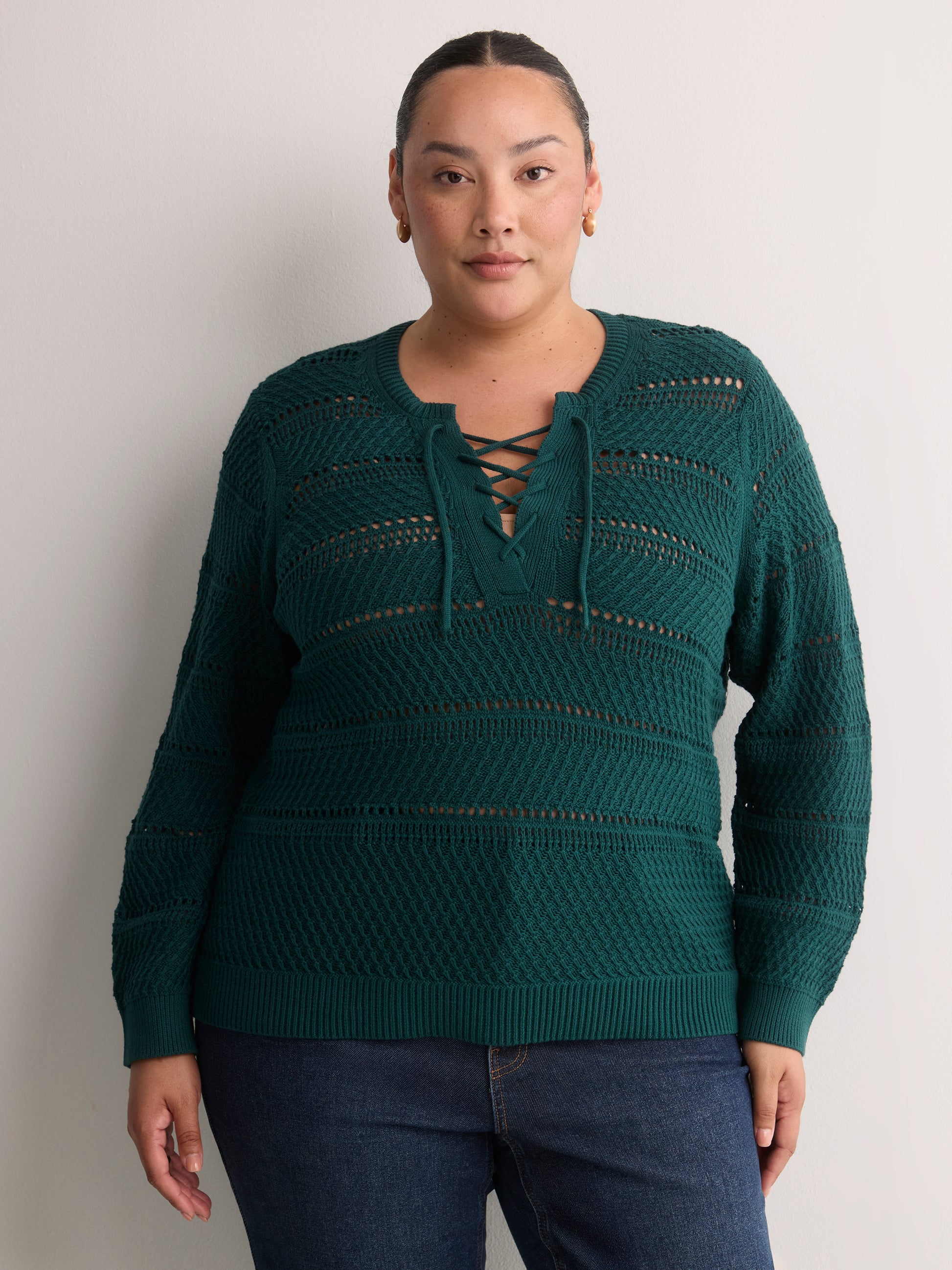 Straight Lace-Up Crew Neck Combed Knit Sweater
