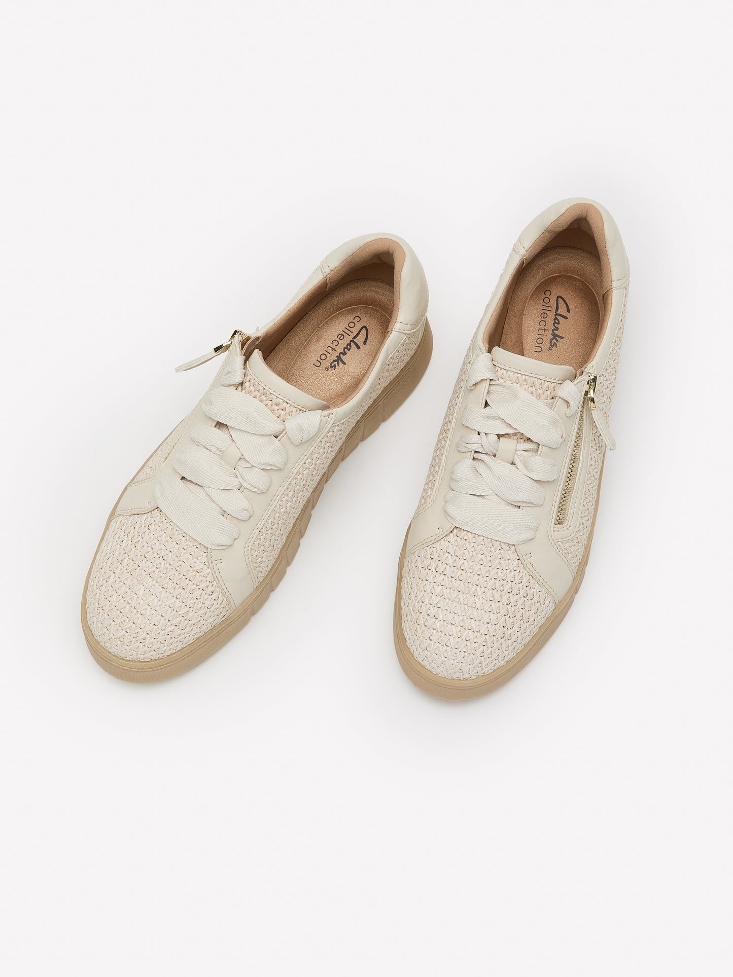 Chaussure en raphia Mykah Joyful avec fermeture éclair latérale, pied large - Clarks