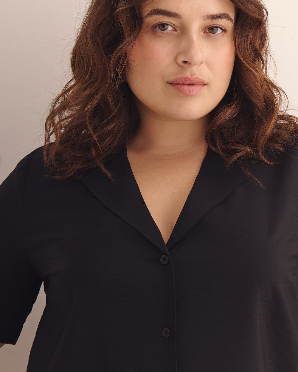 Chemisier court à manches courtes et col cranté