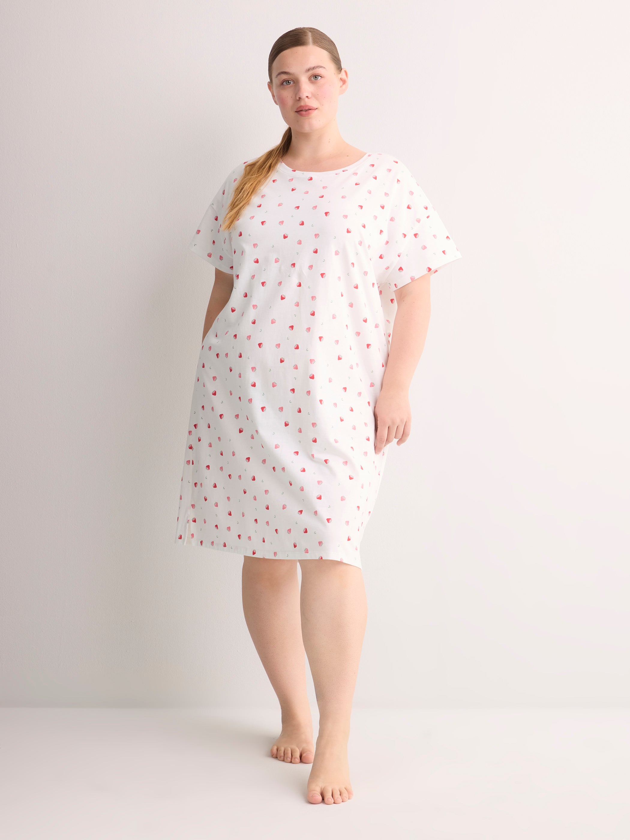 White Strawberry-Print Short-Sleeve Sleepshirt - ti Voglio