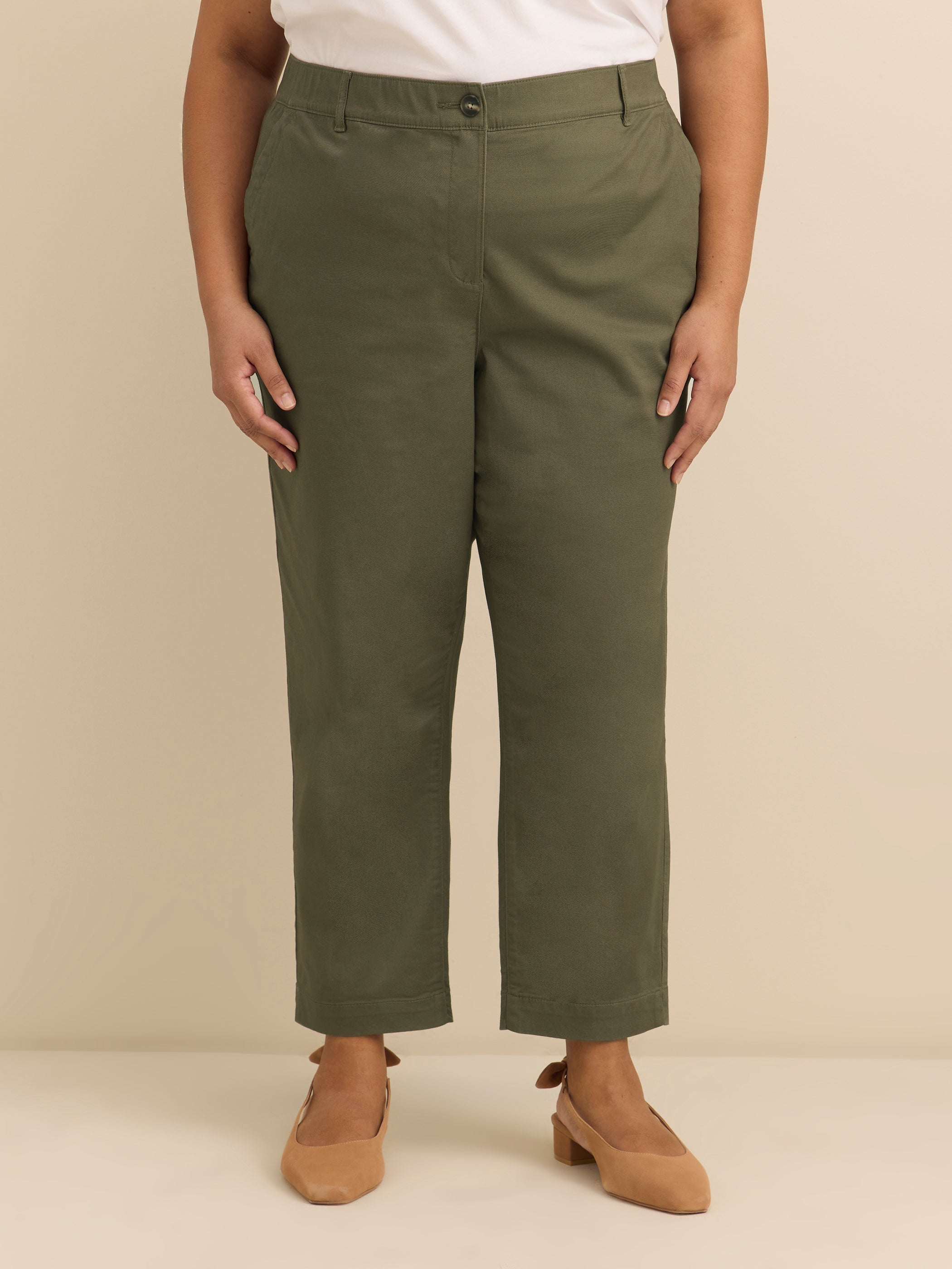 Pantalon chino uni à jambe fuselée
