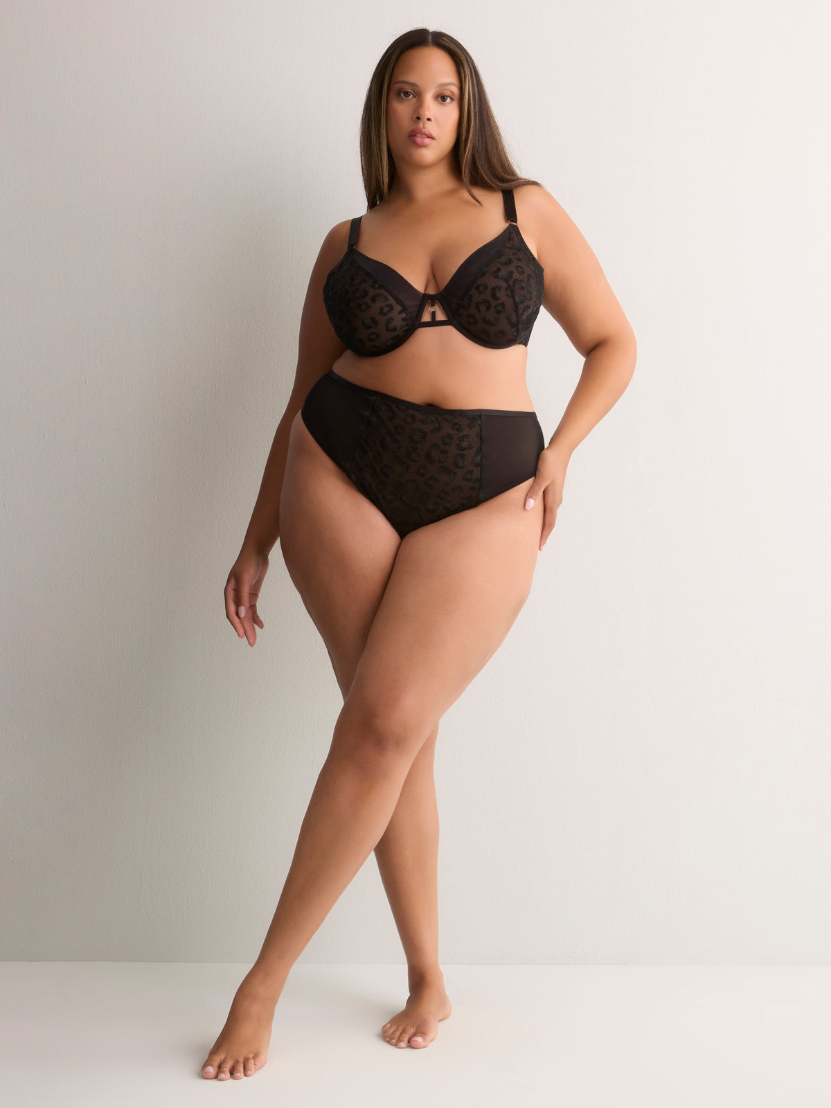 Sexy Black Thong with Cheetah Embroidery - Déesse Collection