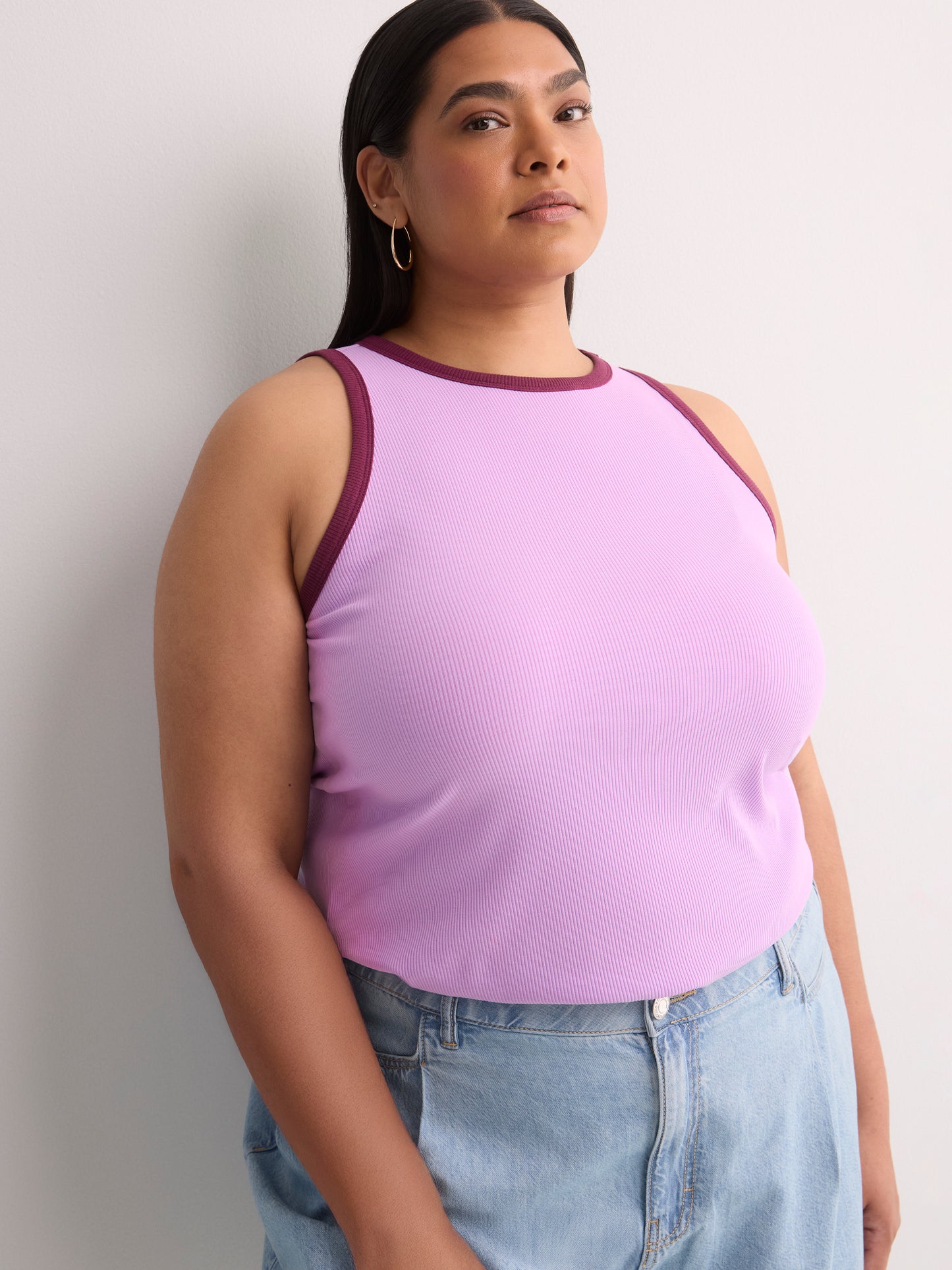 Fitted Halter-Neck Rib Knit Tank Top with Contrast Binding