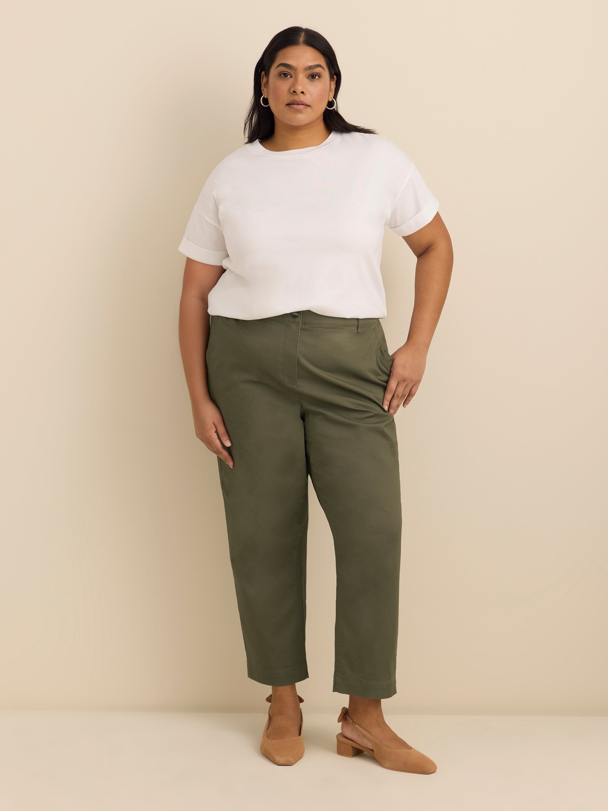 Pantalon chino uni à jambe fuselée