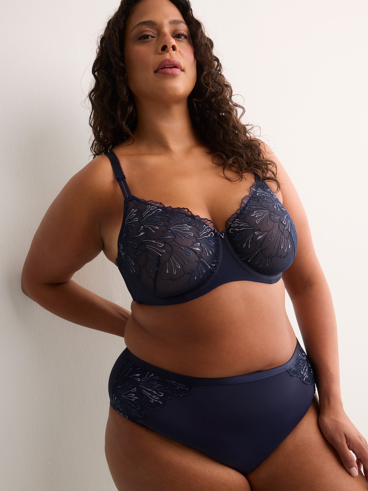 High-Cut Microfibre Brief with Side Embroidery - Déesse