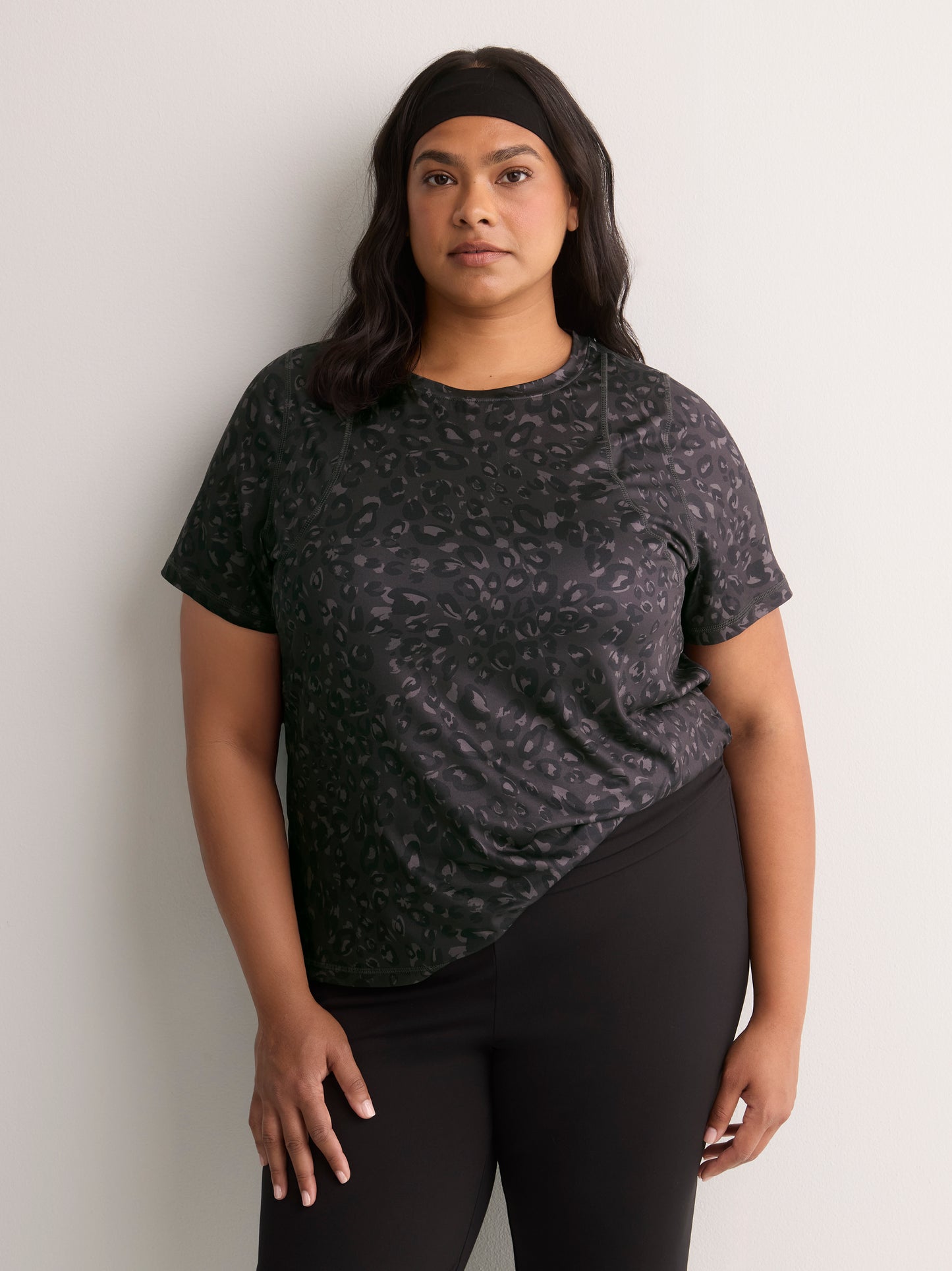Responsible, Black Leopard-Print Short-Sleeve T-Shirt with Mesh Inserts - Active Zone