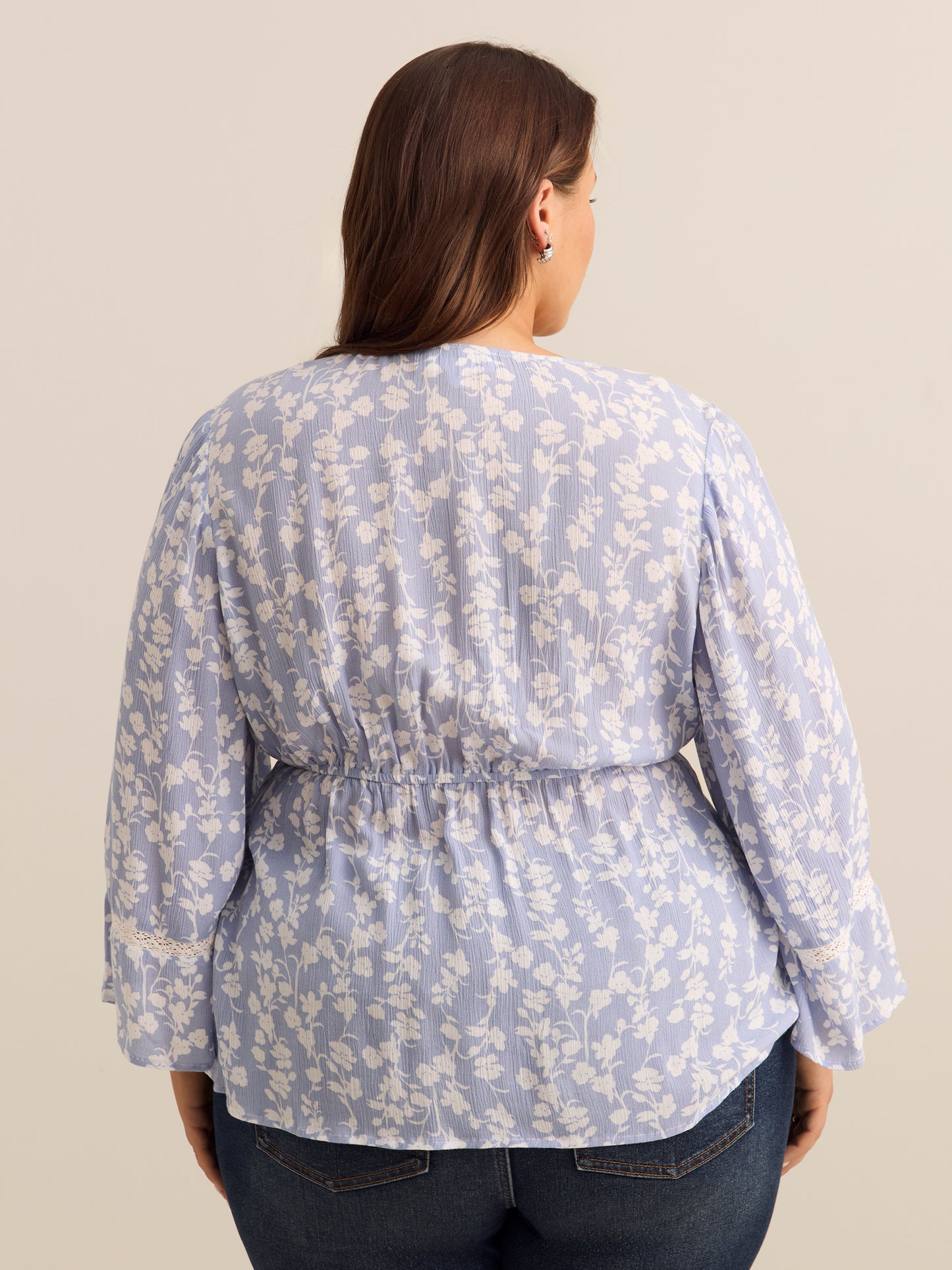 Blouse à col en V et manches amples avec ruban décoratif - Addition Elle