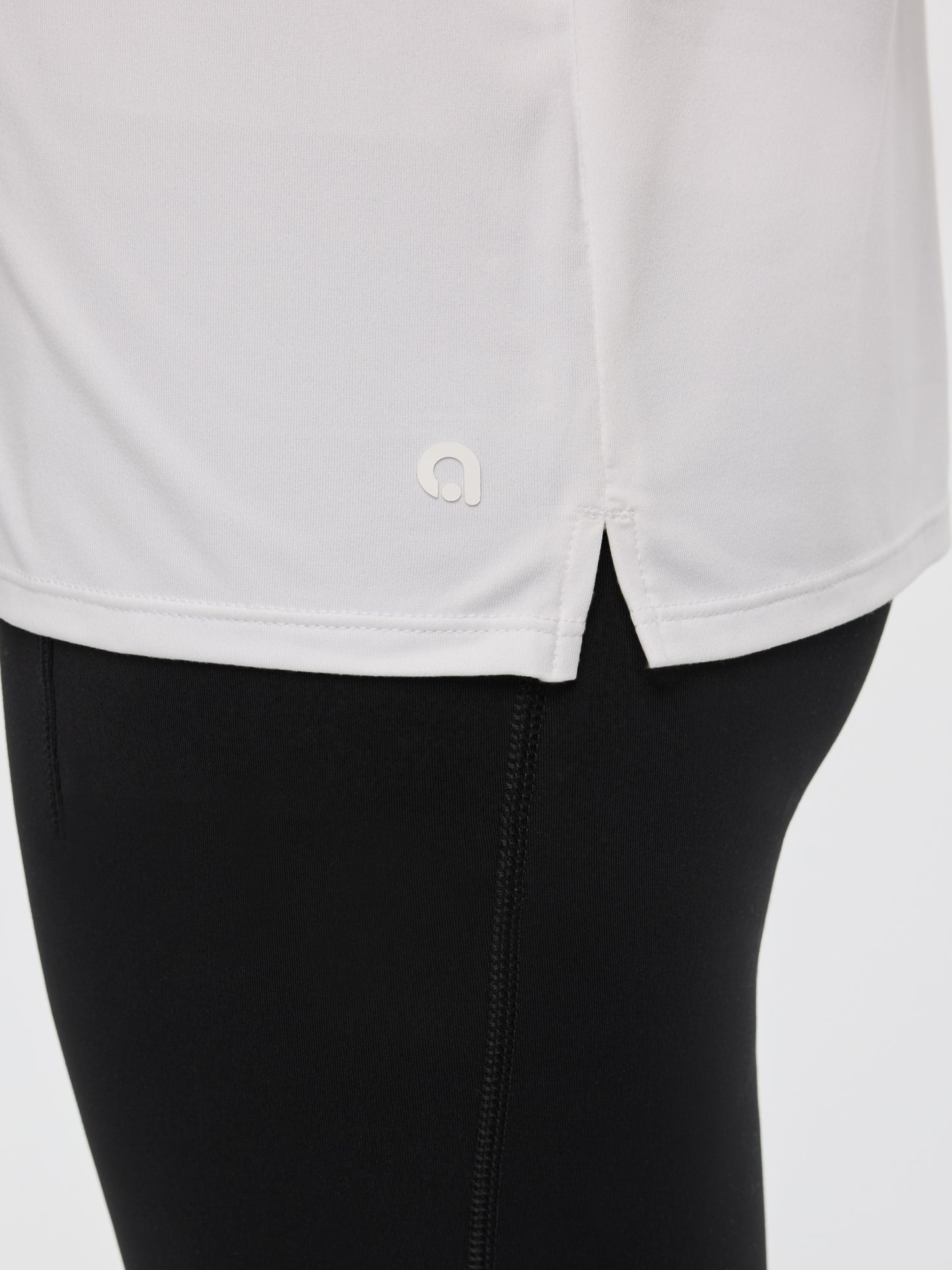 Crew-Neck Tee - DRY-LUX (R) Hyba Essentials