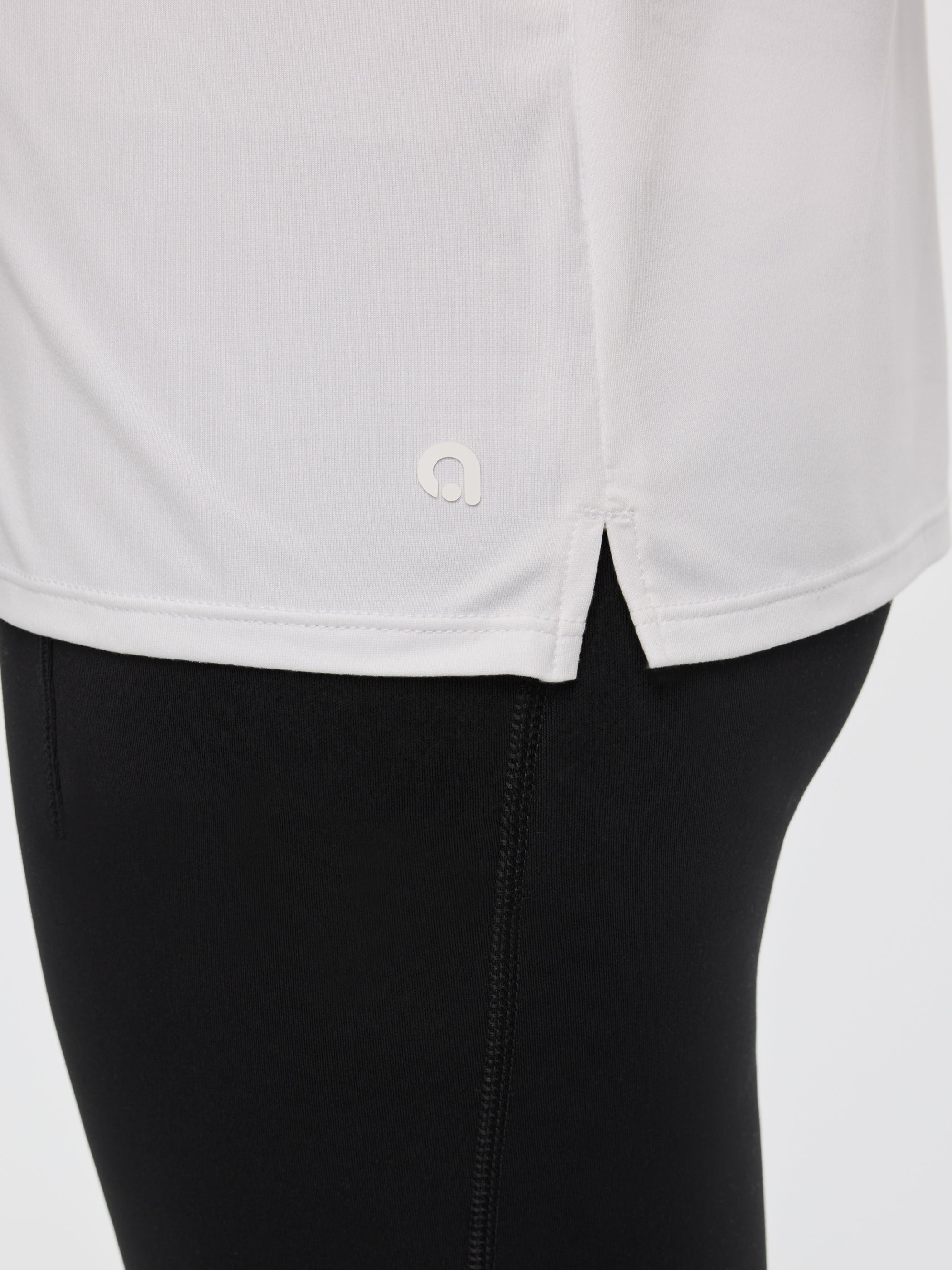 Crew-Neck Tee - DRY-LUX (R) Hyba Essentials