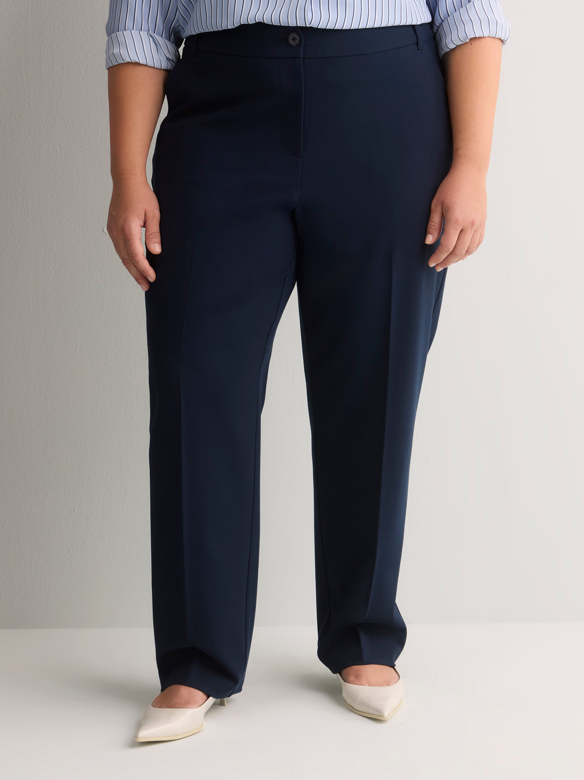 Navy Curvy Straight-Leg Savvy II Pant