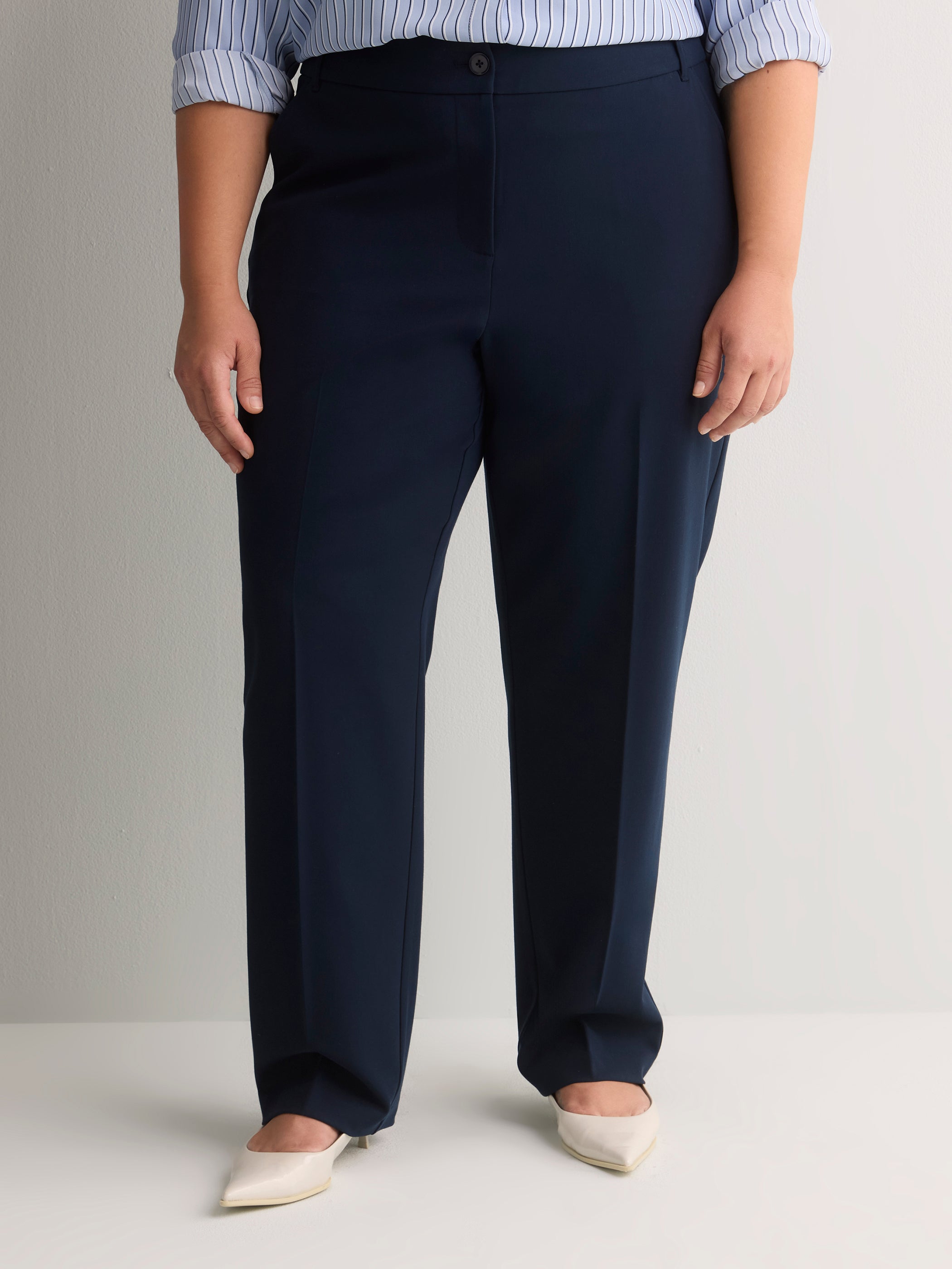 Navy Curvy Straight-Leg Savvy II Pant