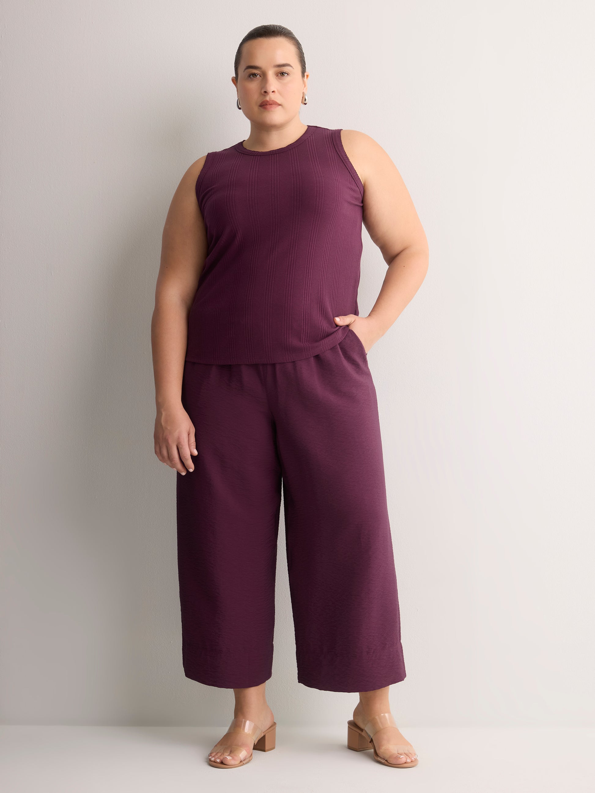 Woven Wide-Leg Slip-On Cropped Pant