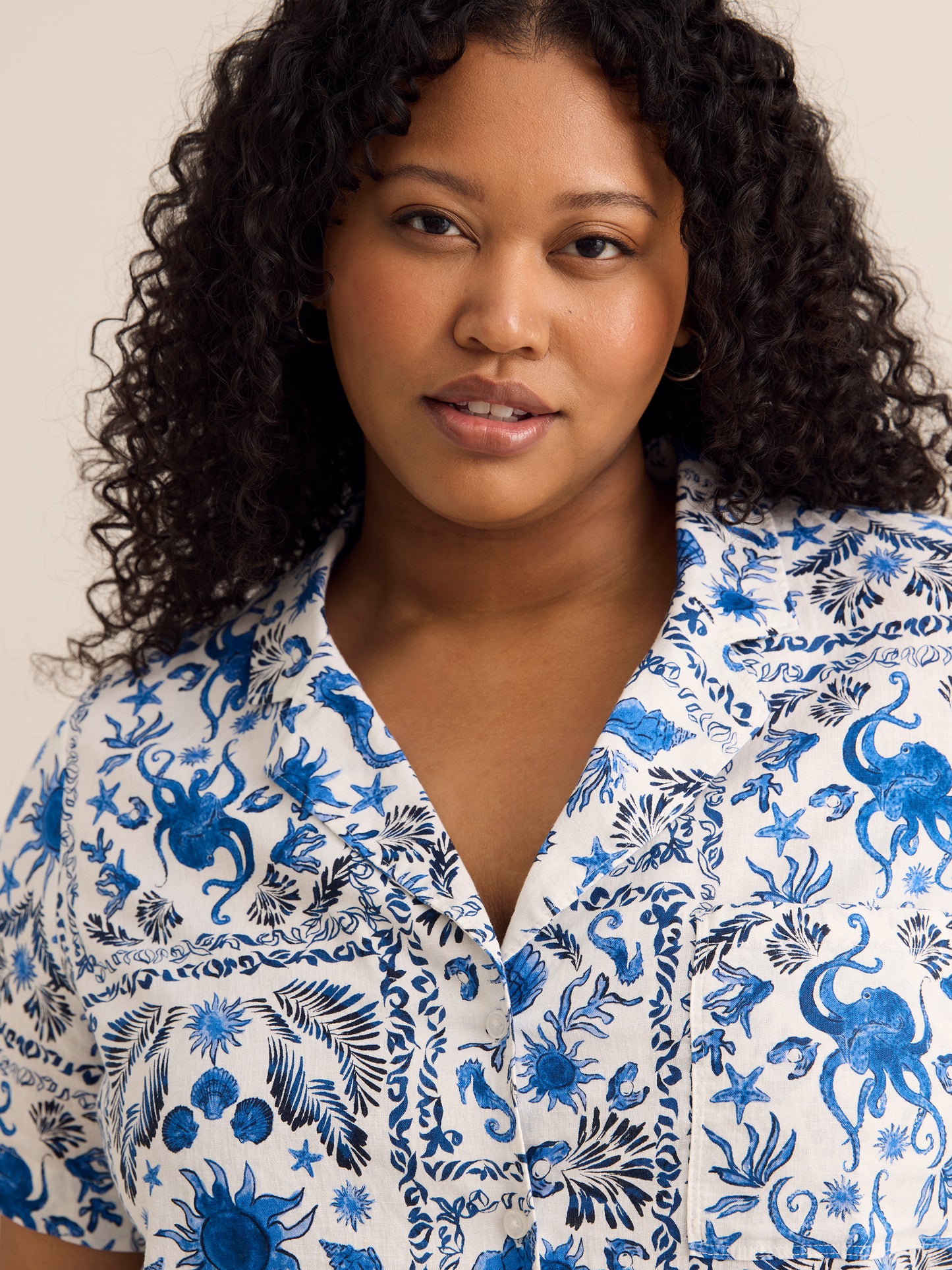 White Sea Tile Camp Collar Loose Blouse