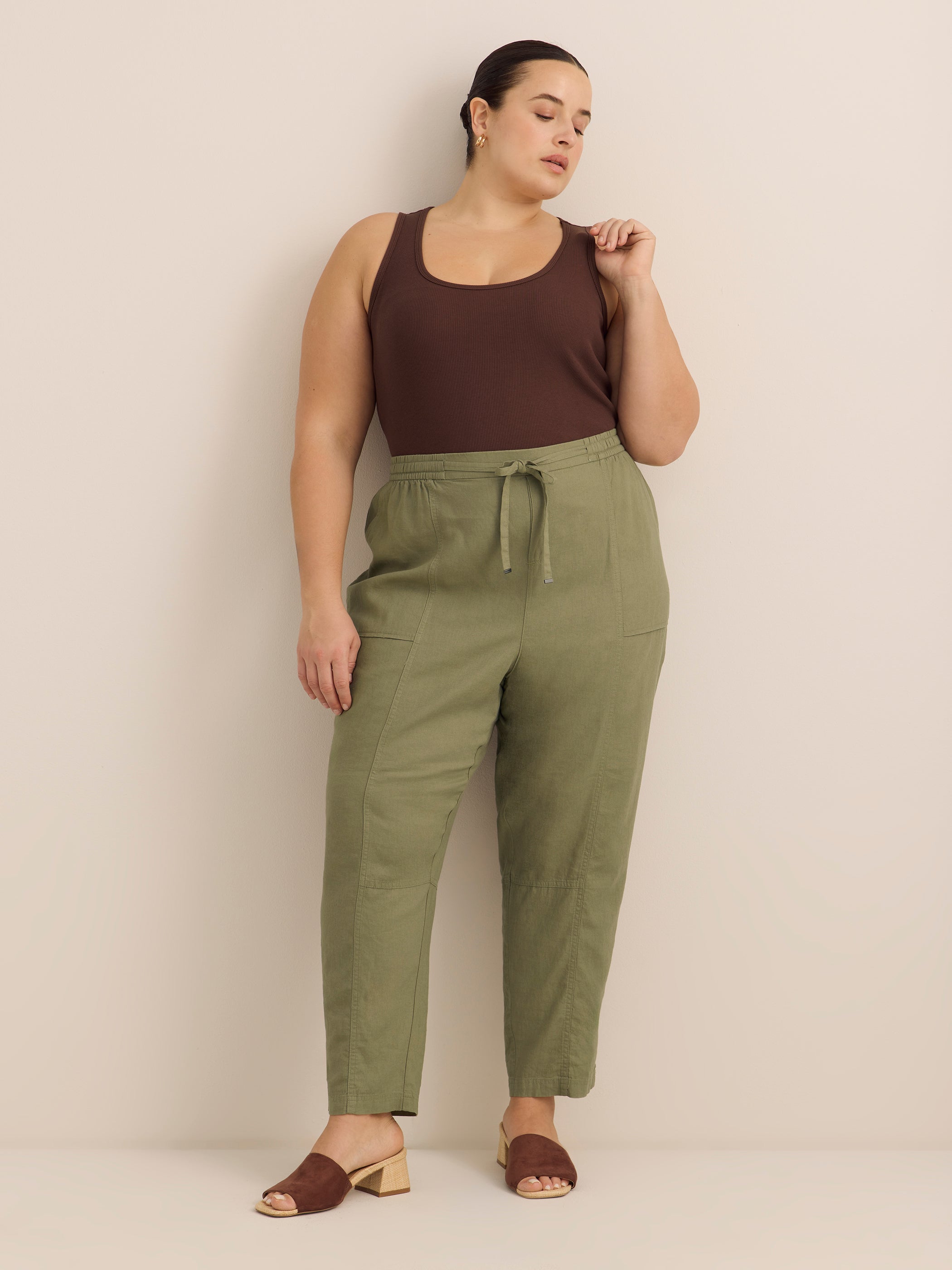 Scoop-Neck Ribbed Knit Fitted Tank Top