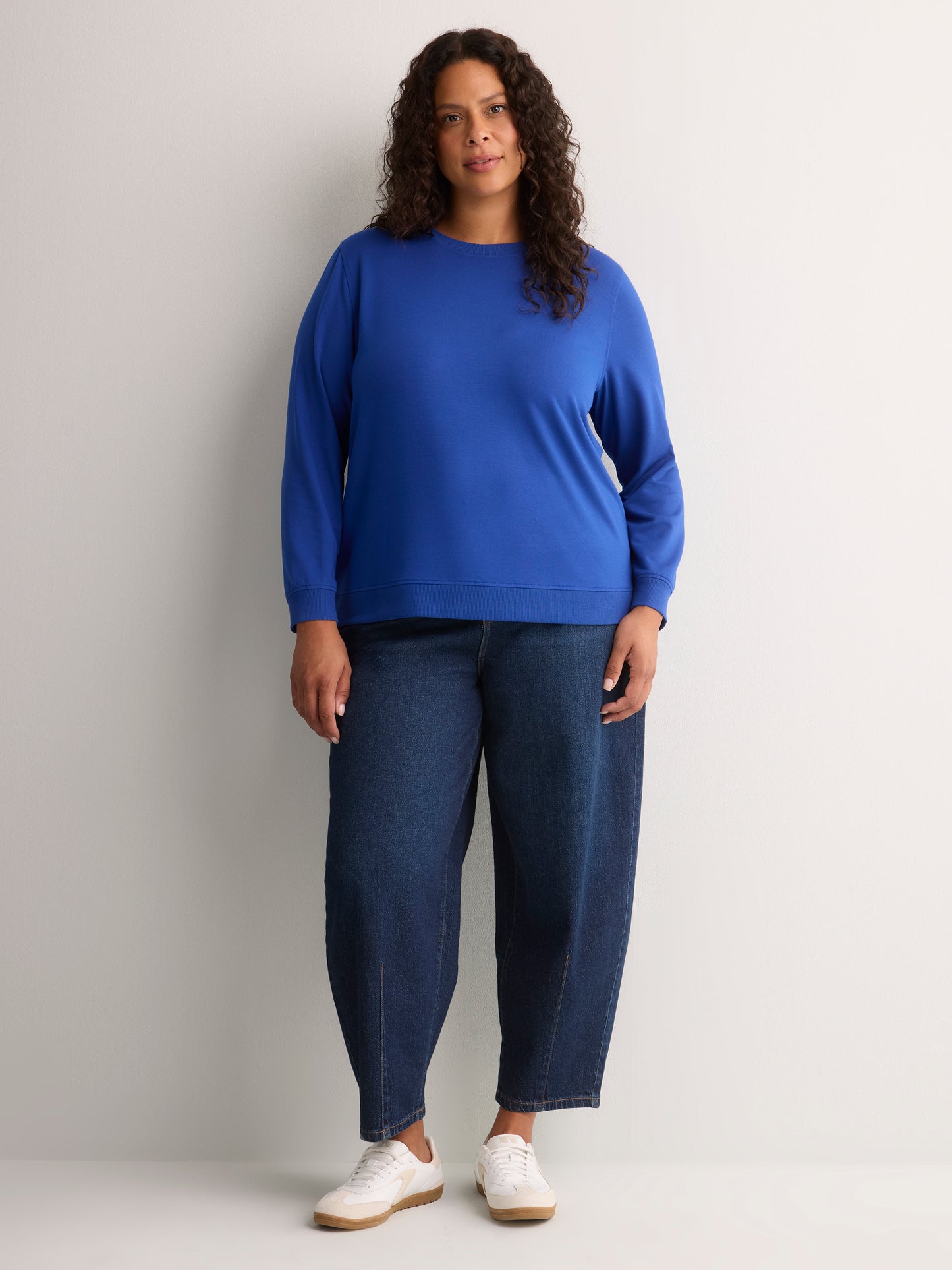 Boyfriend-Fit Long-Sleeve Crew-Neck Sweatshirt