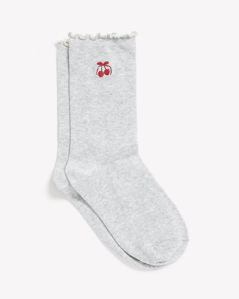 Chaussettes grises avec rebords ondulés et cerises brodées