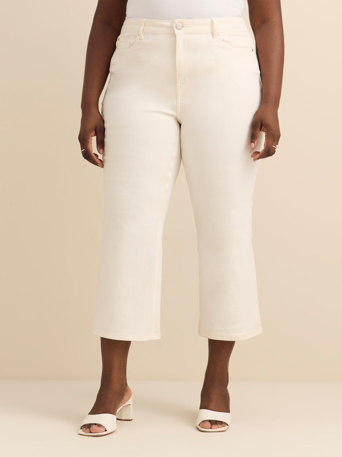 Jean à taille mi-haute évasé court et coloré - Addition Elle