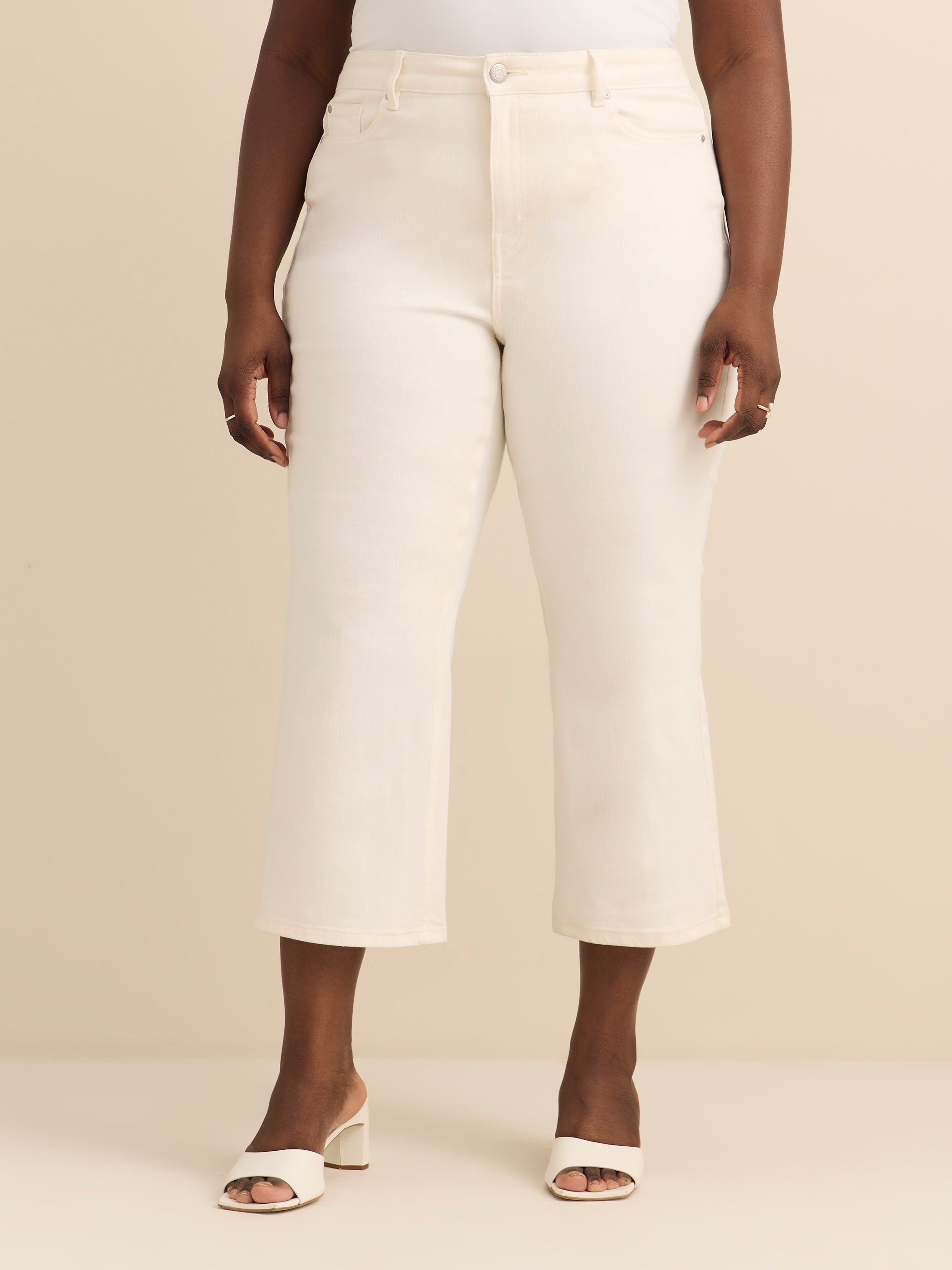 Jean à taille mi-haute évasé court et coloré - Addition Elle