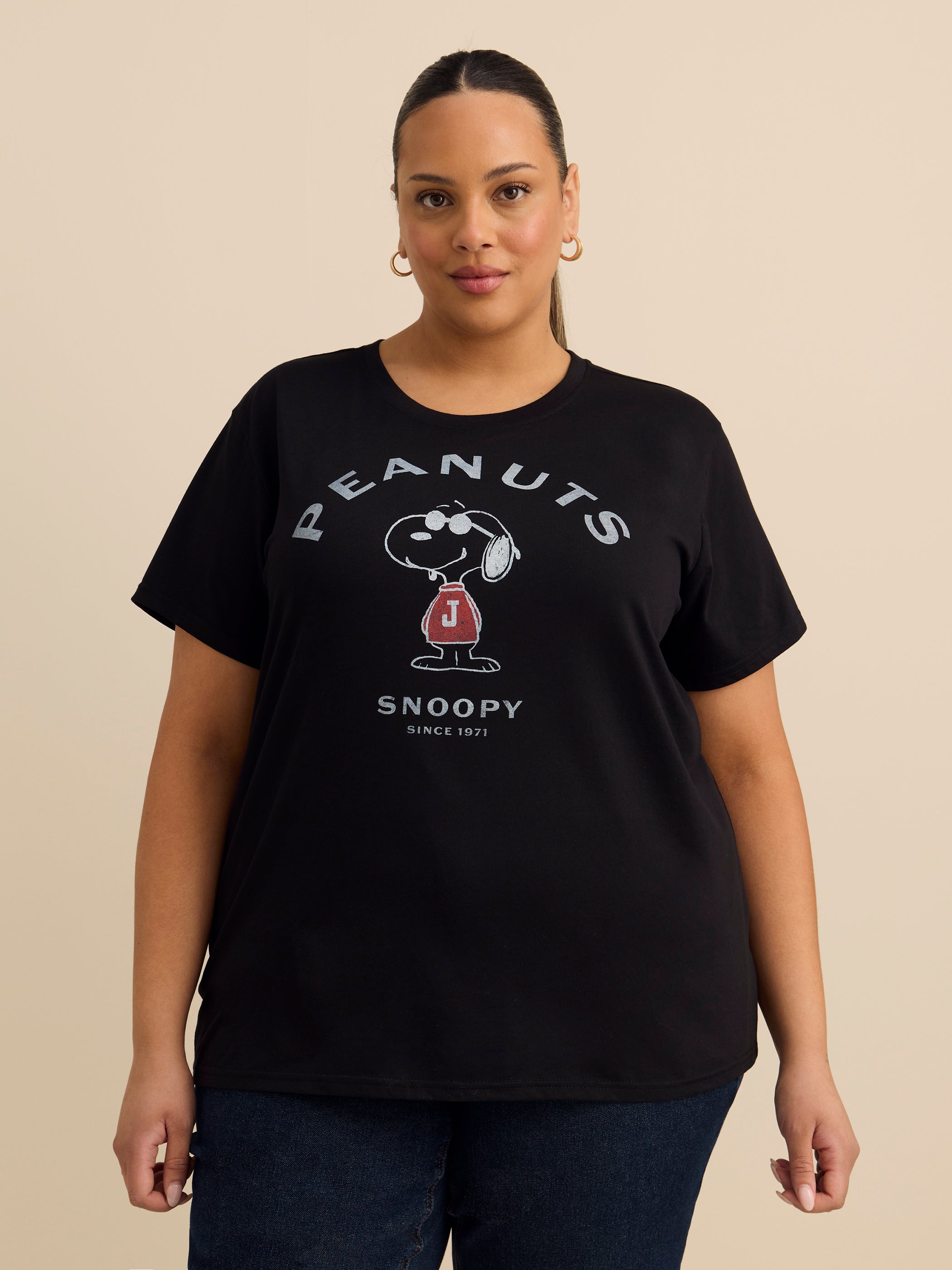 Black Short-Sleeve Crew Neck Tee with Snoopy Print