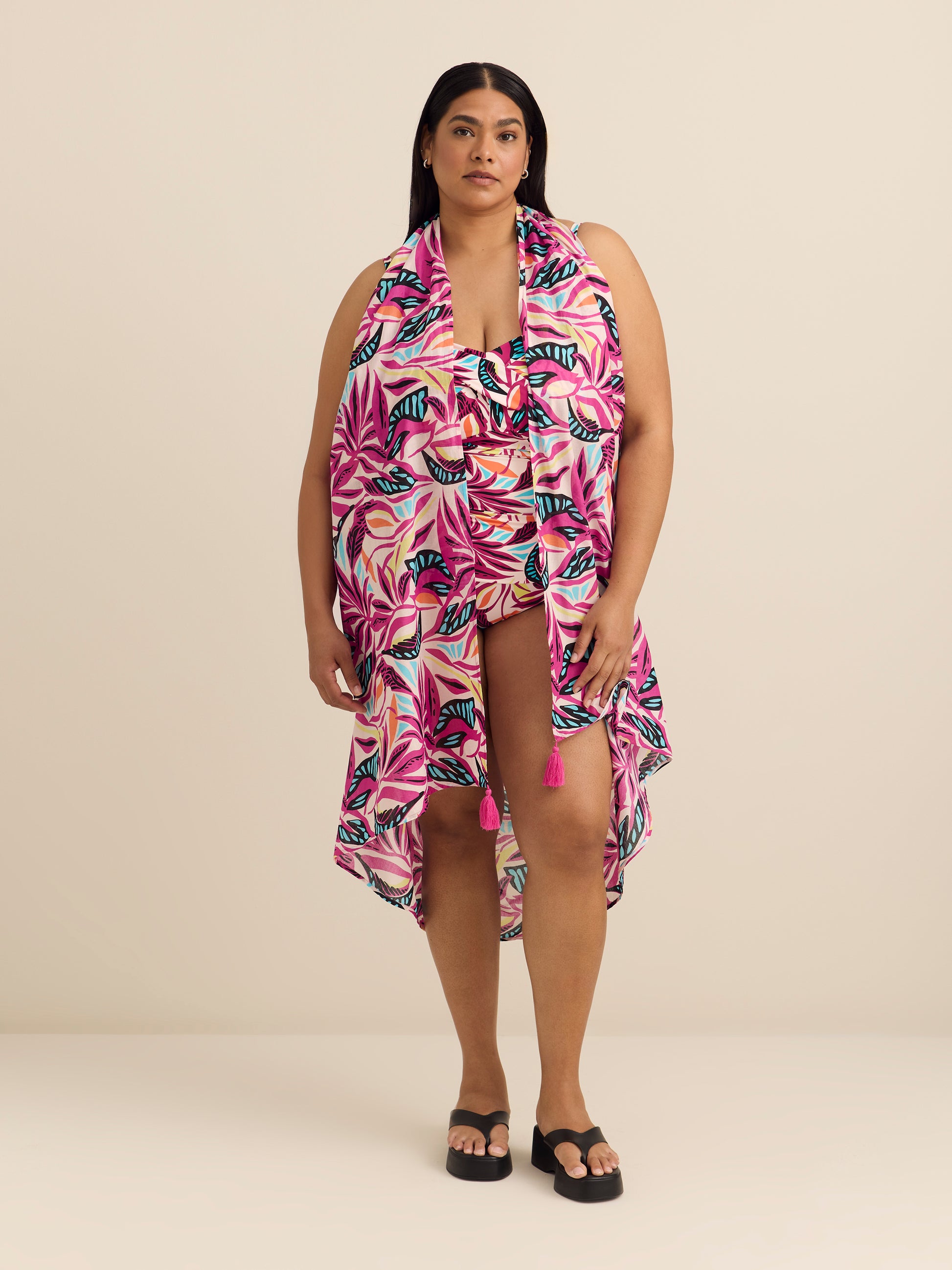 Printed Pareo With Tassels Details