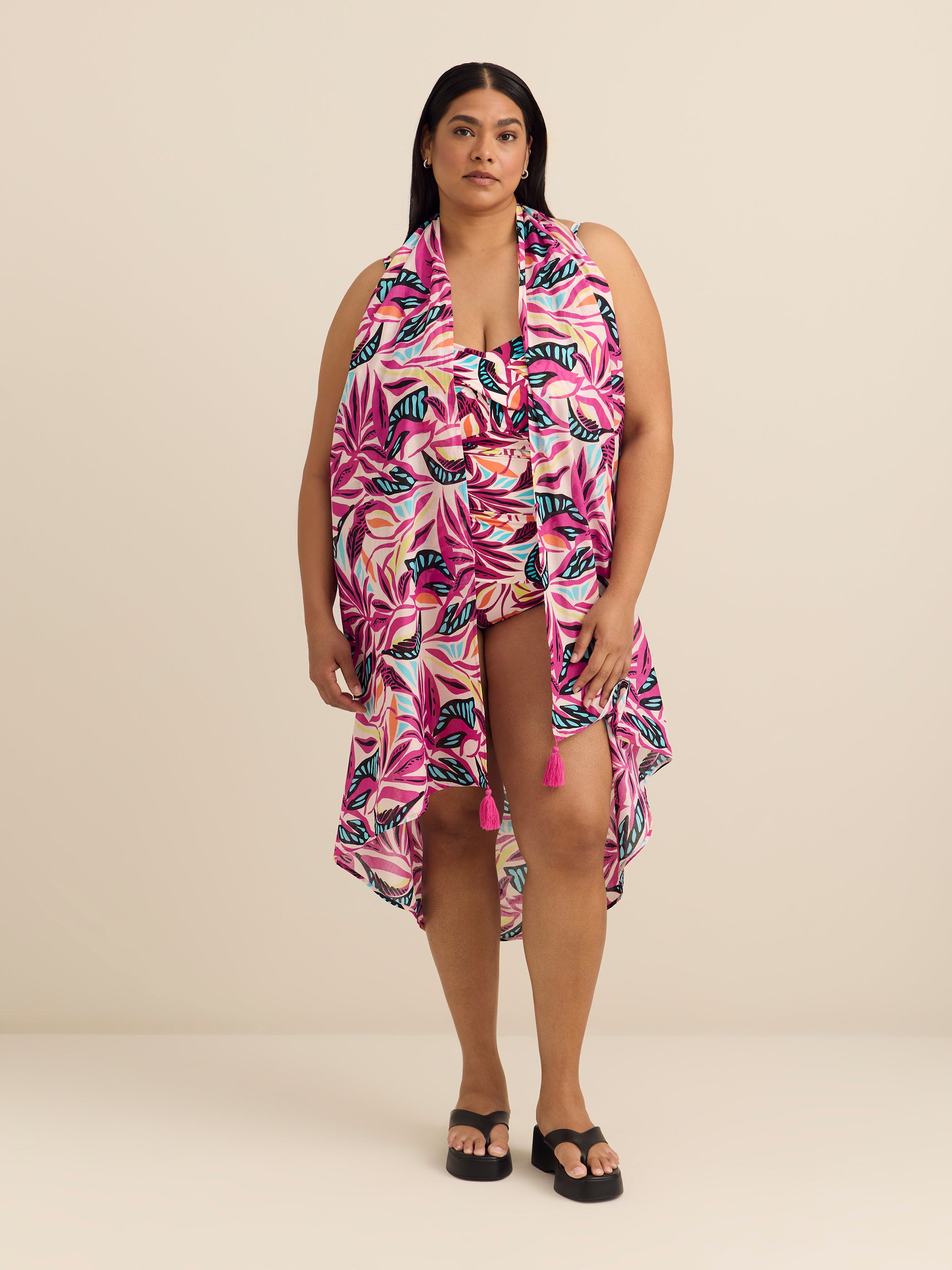 Printed Pareo With Tassels Details