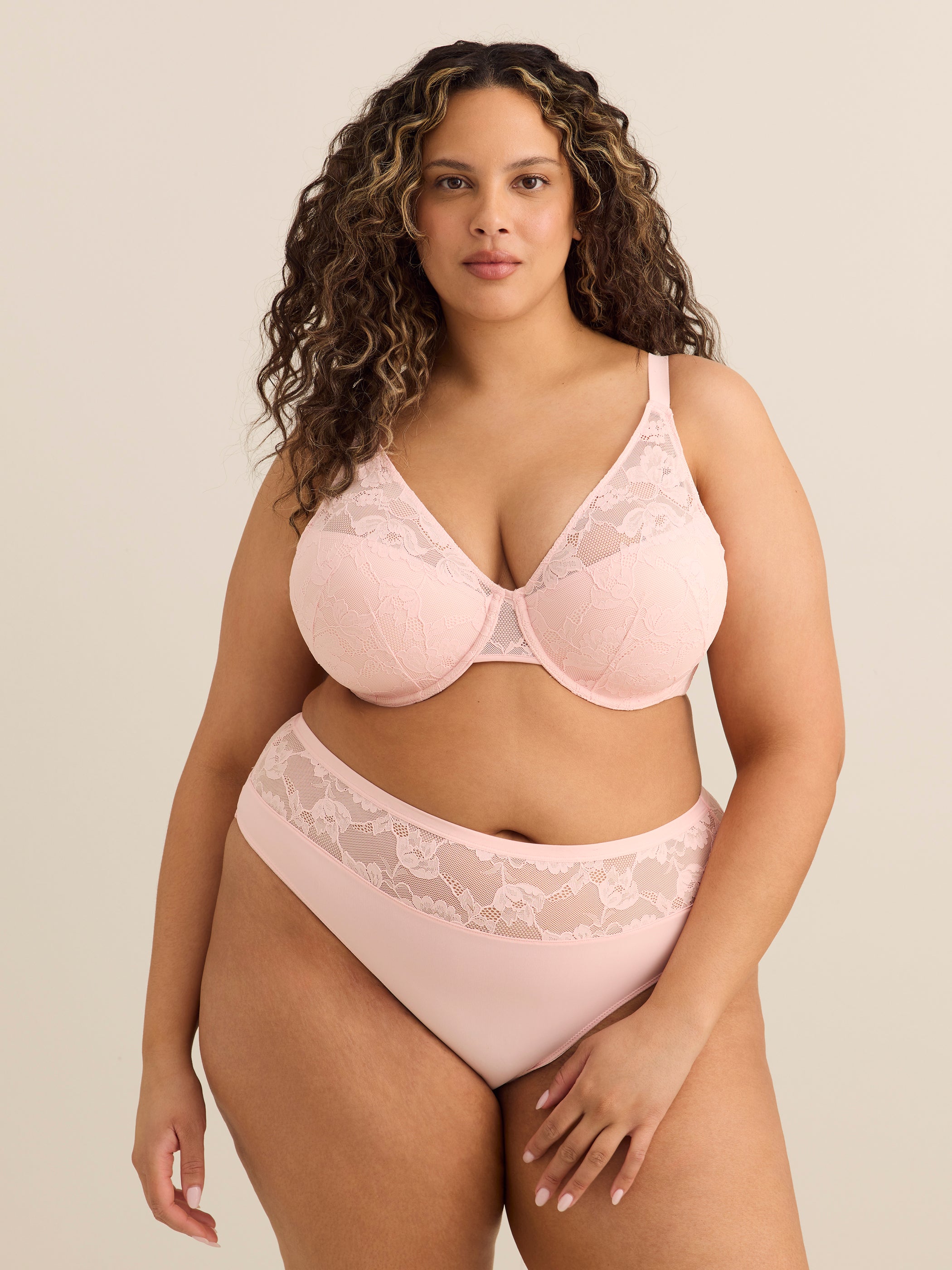 Underwire Lace Balconette Bra - Déesse Collection