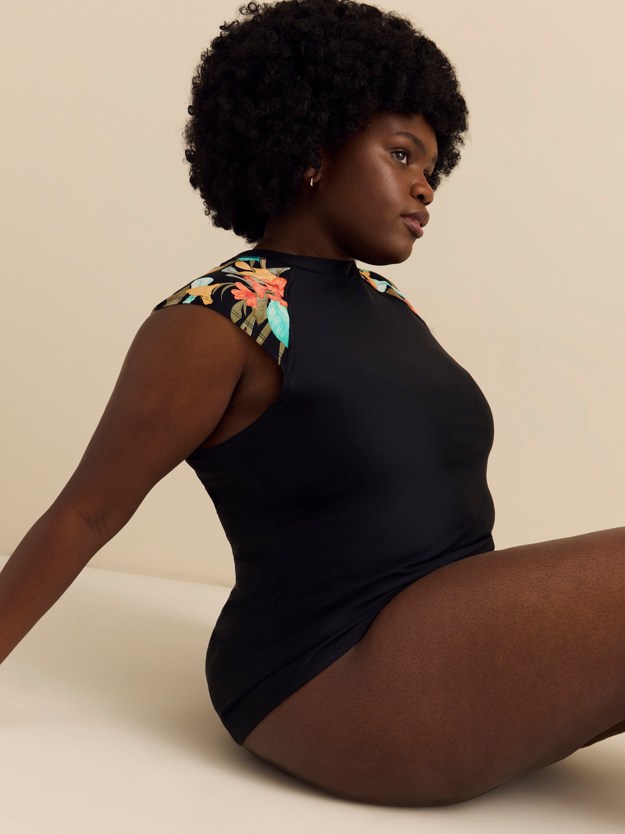 Black Tropical Cap-Sleeve Exhale Rashguard - Body Glove