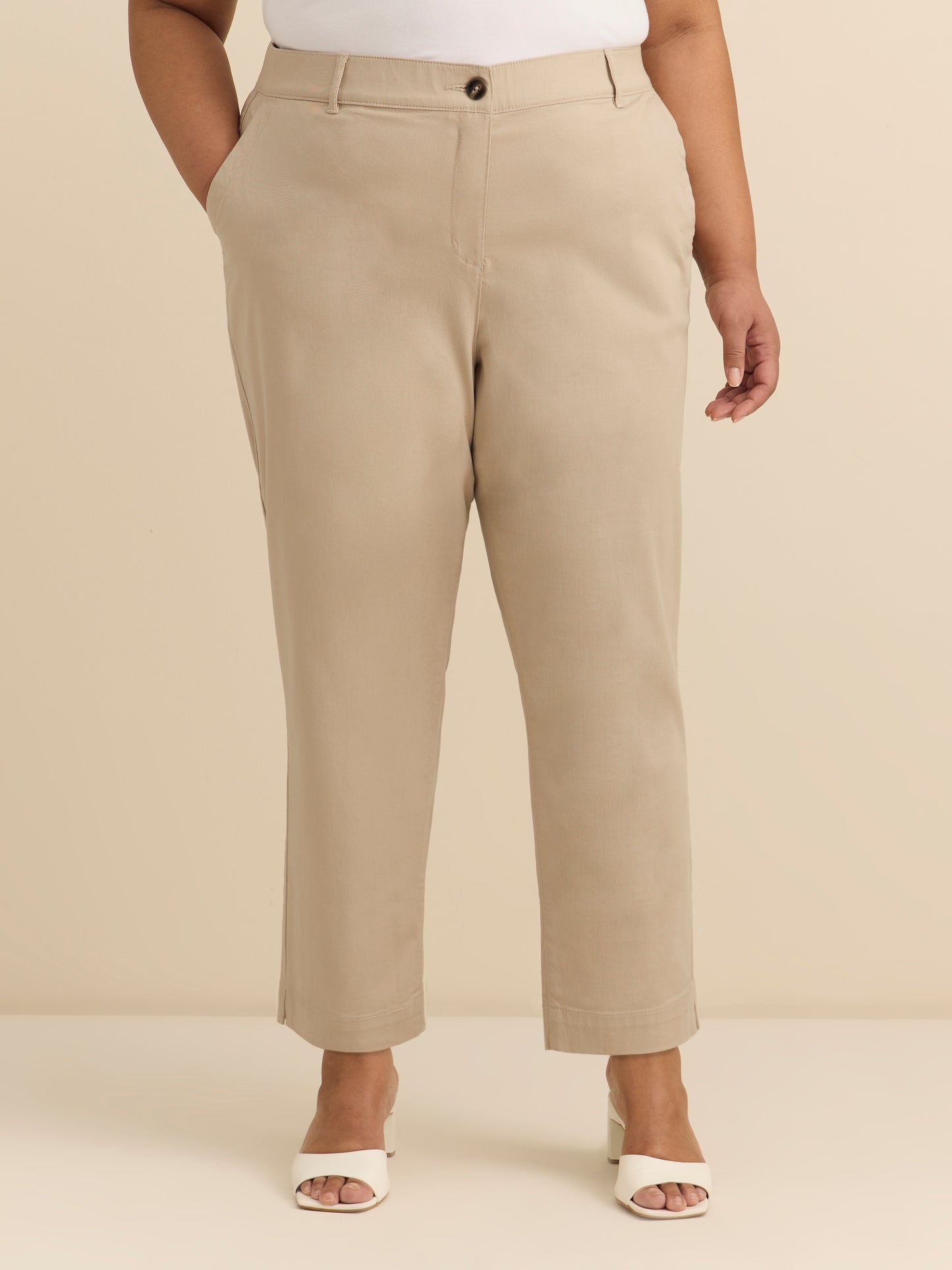 Pantalon chino uni à jambe fuselée