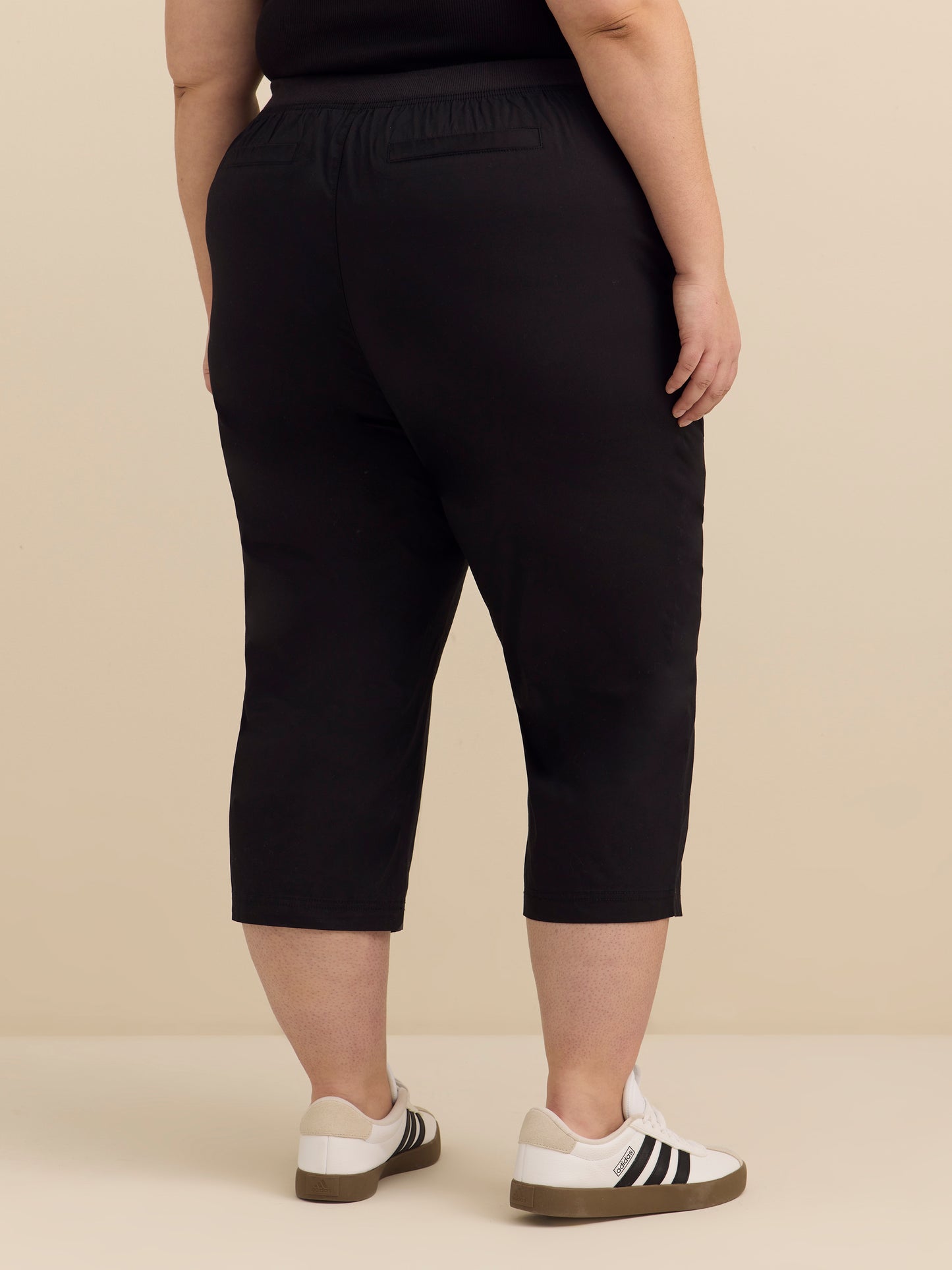 Capri uni avec taille ajustable