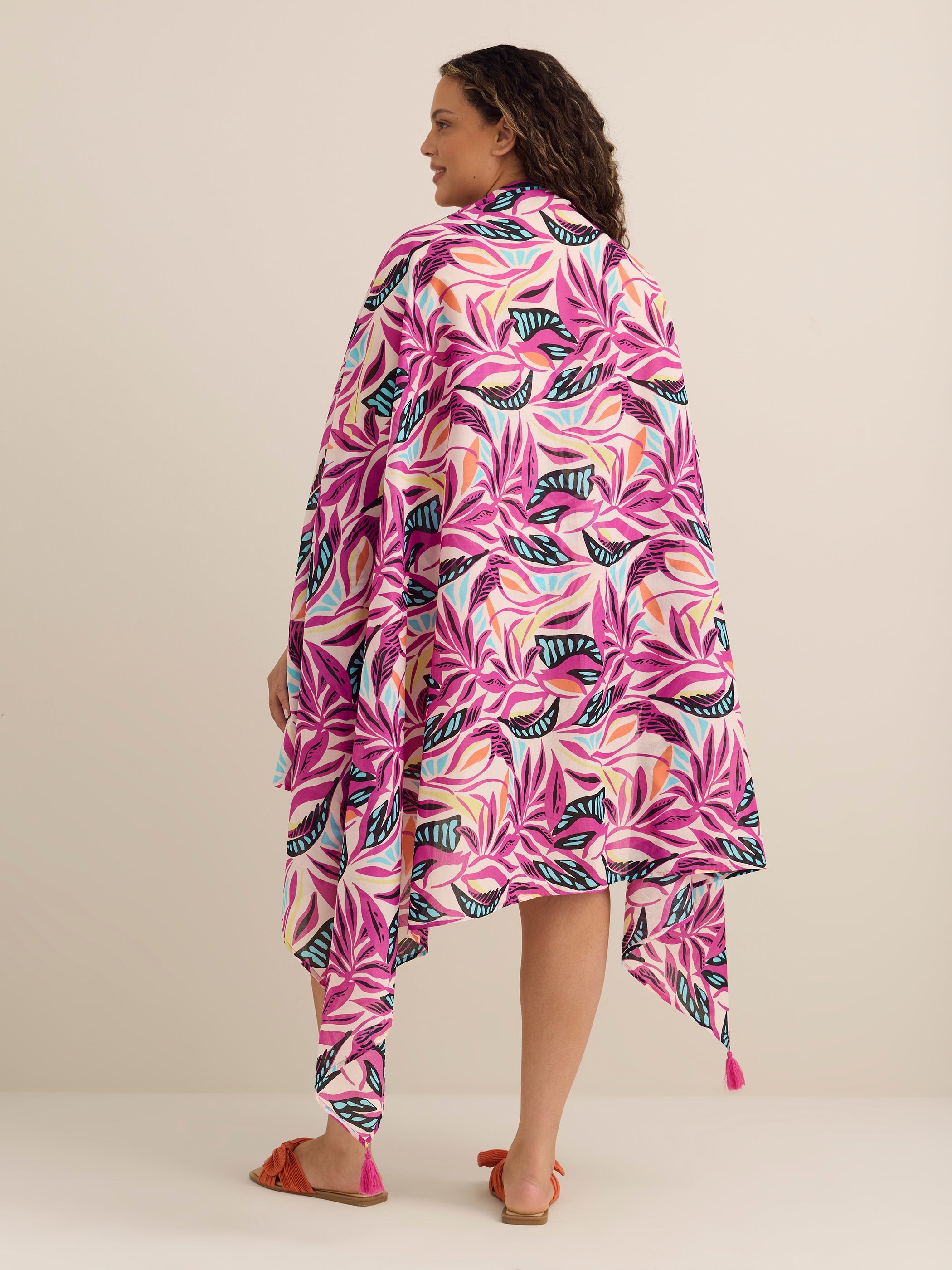 Printed Pareo With Tassels Details