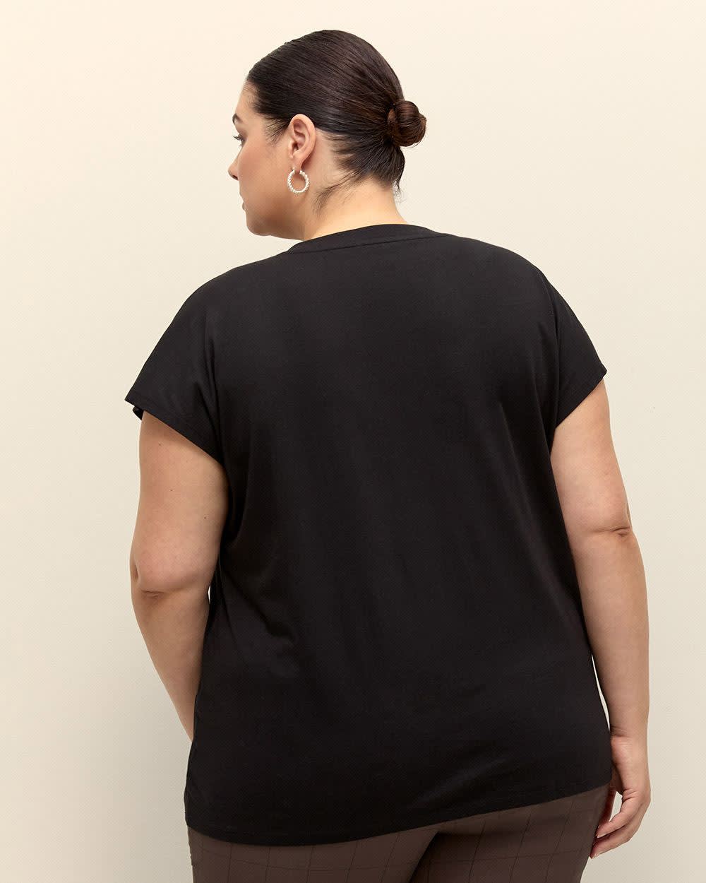 Extended-Sleeve Crewneck T-Shirt - PENN. Essentials