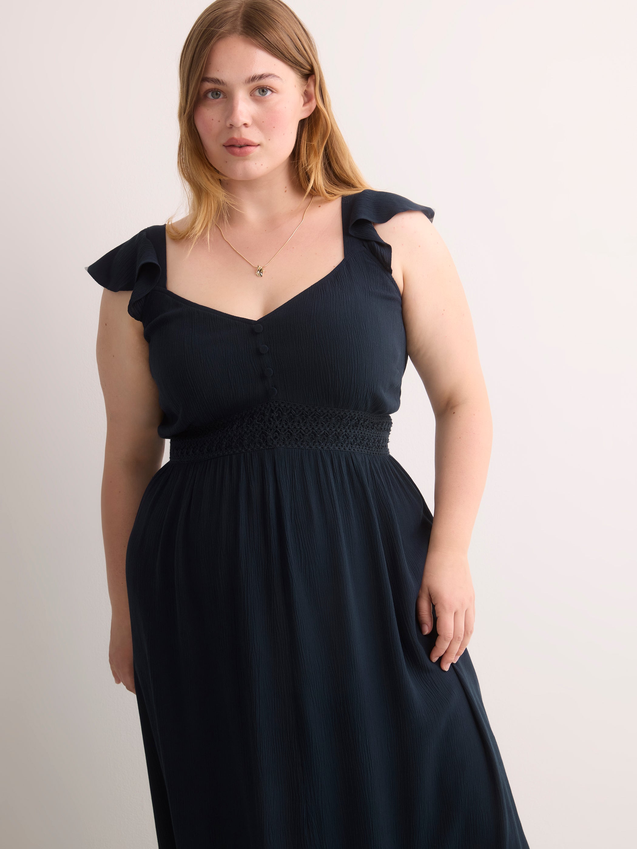 Ruffled Sleeveless Heart-Shaped Midi Dress with Crochet Tape
