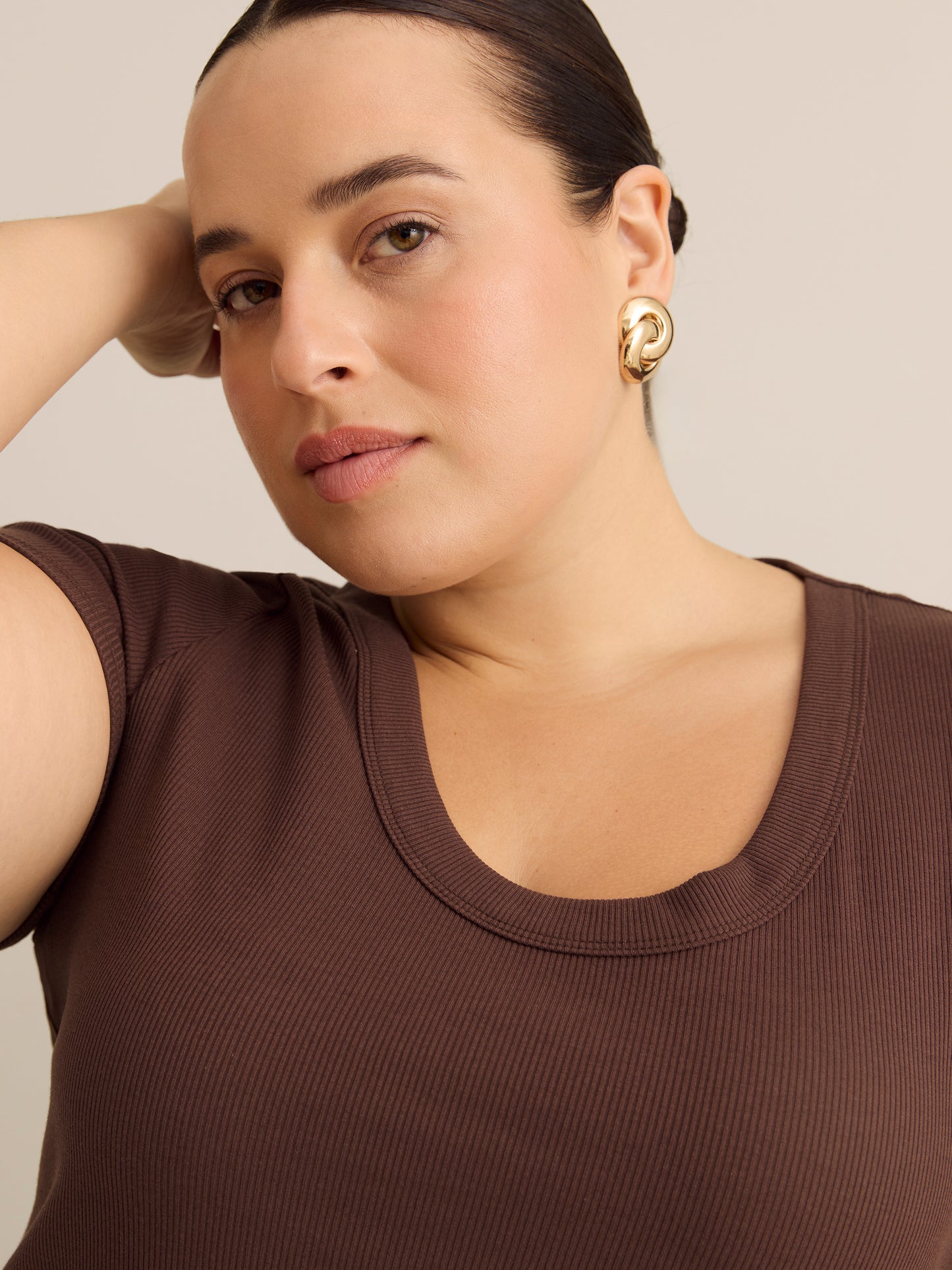 Chandail à manches courtes à encolure en U